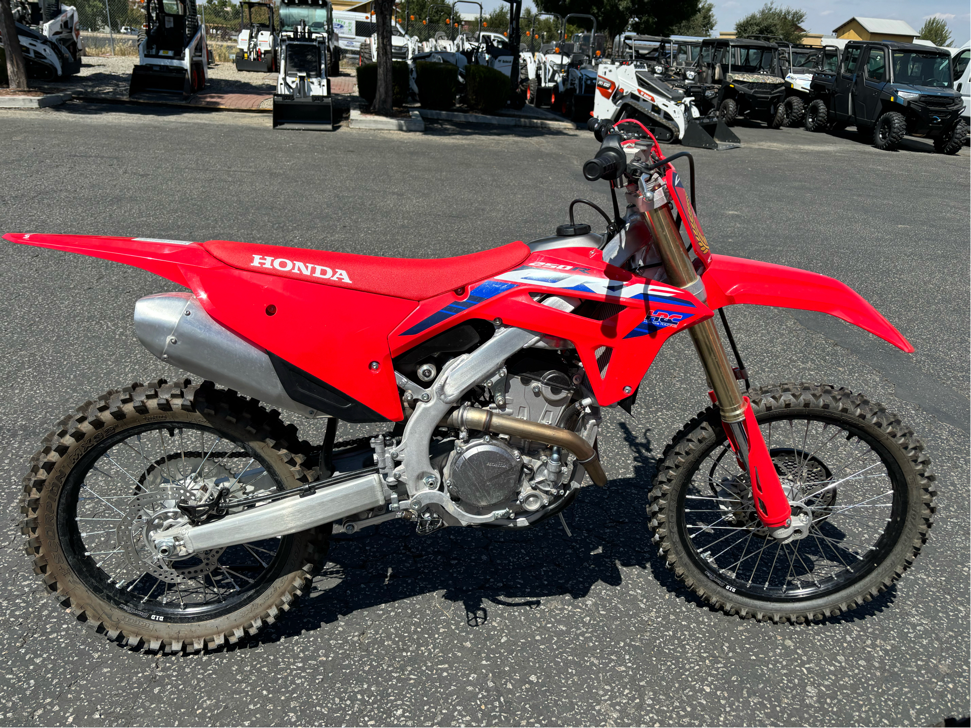 2023 Honda CRF250R in Paso Robles, California - Photo 2