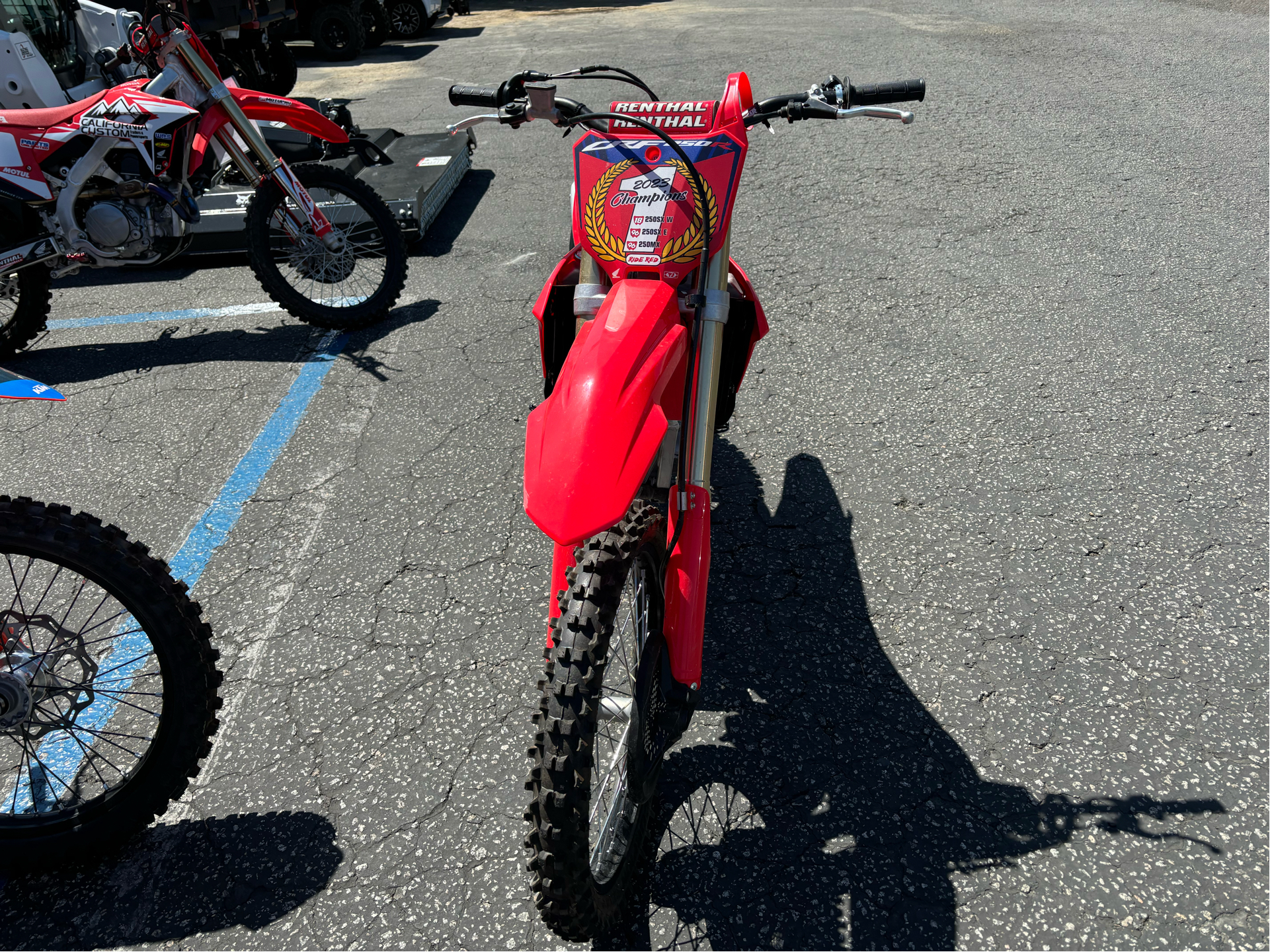 2023 Honda CRF250R in Paso Robles, California - Photo 3