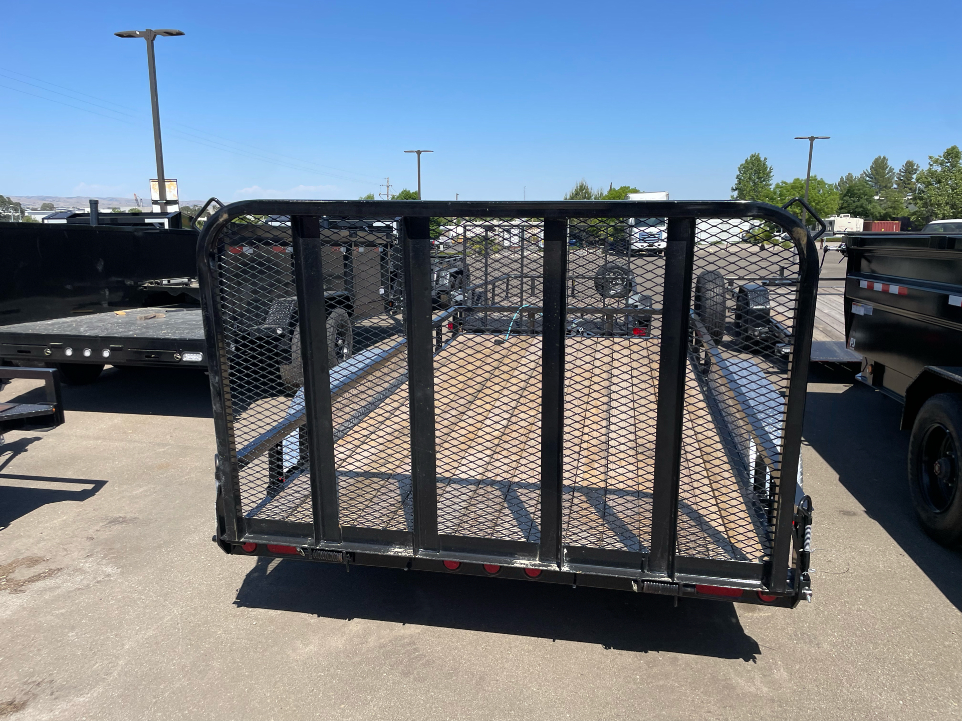 2023 PJ Trailers 83 in. Tandem Axle Channel Utility (UL) 14 ft. in Paso Robles, California - Photo 4