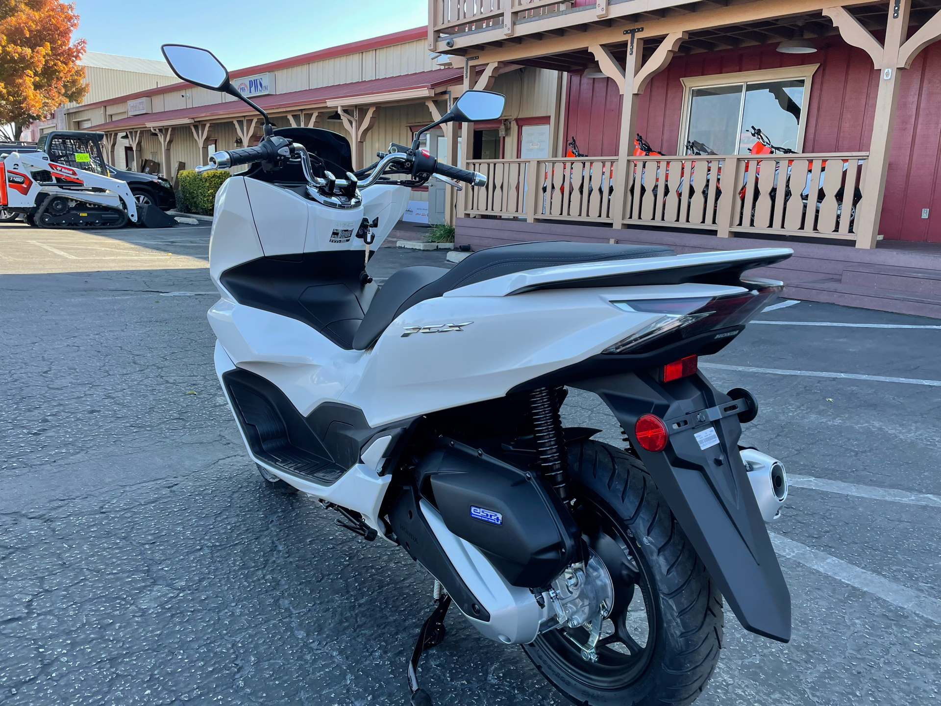 2022 Honda PCX150 in Paso Robles, California - Photo 2
