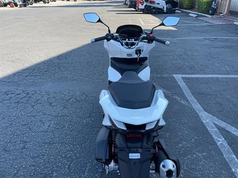 2022 Honda PCX150 in Paso Robles, California - Photo 3