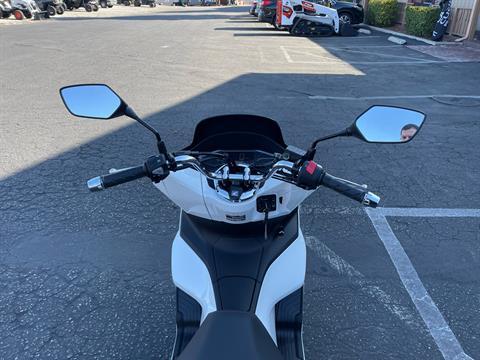 2022 Honda PCX150 in Paso Robles, California - Photo 6