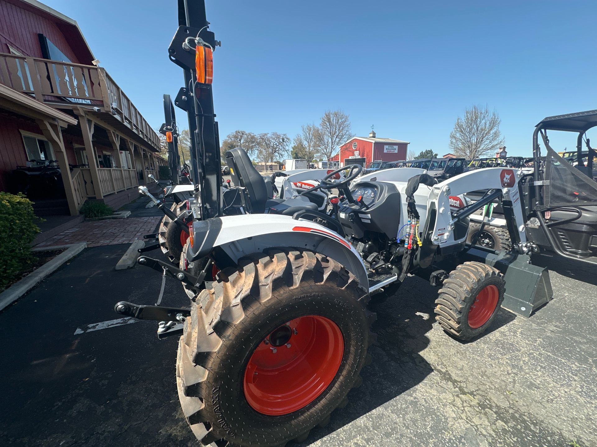 2024 Bobcat CT2025 Compact Tractor HST in Paso Robles, California - Photo 2