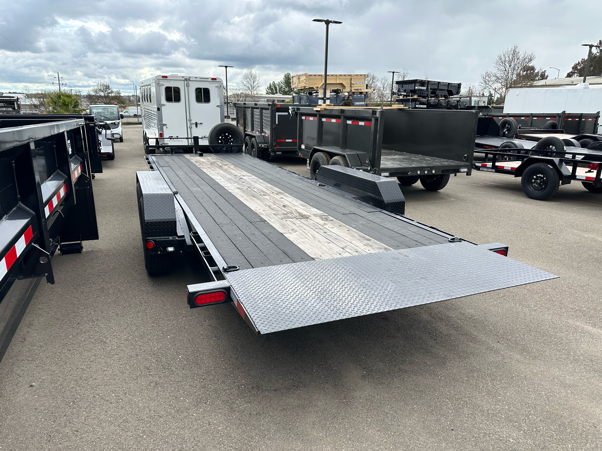 2024 PJ Trailers 7X24 POWERED FULL TILT (TF) in Paso Robles, California - Photo 3