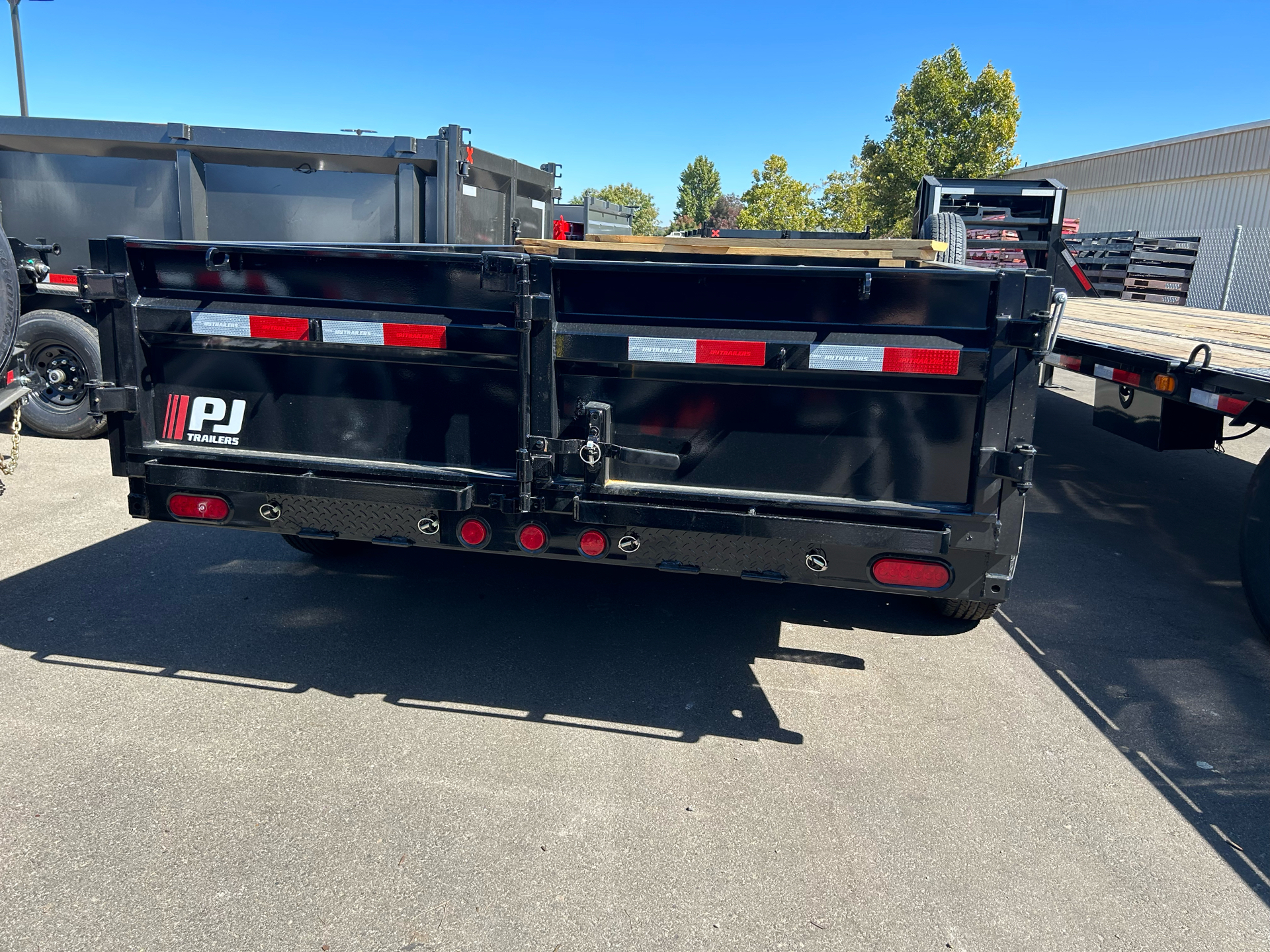 2024 PJ Trailers 14x83 Low Pro Dump in Paso Robles, California - Photo 2