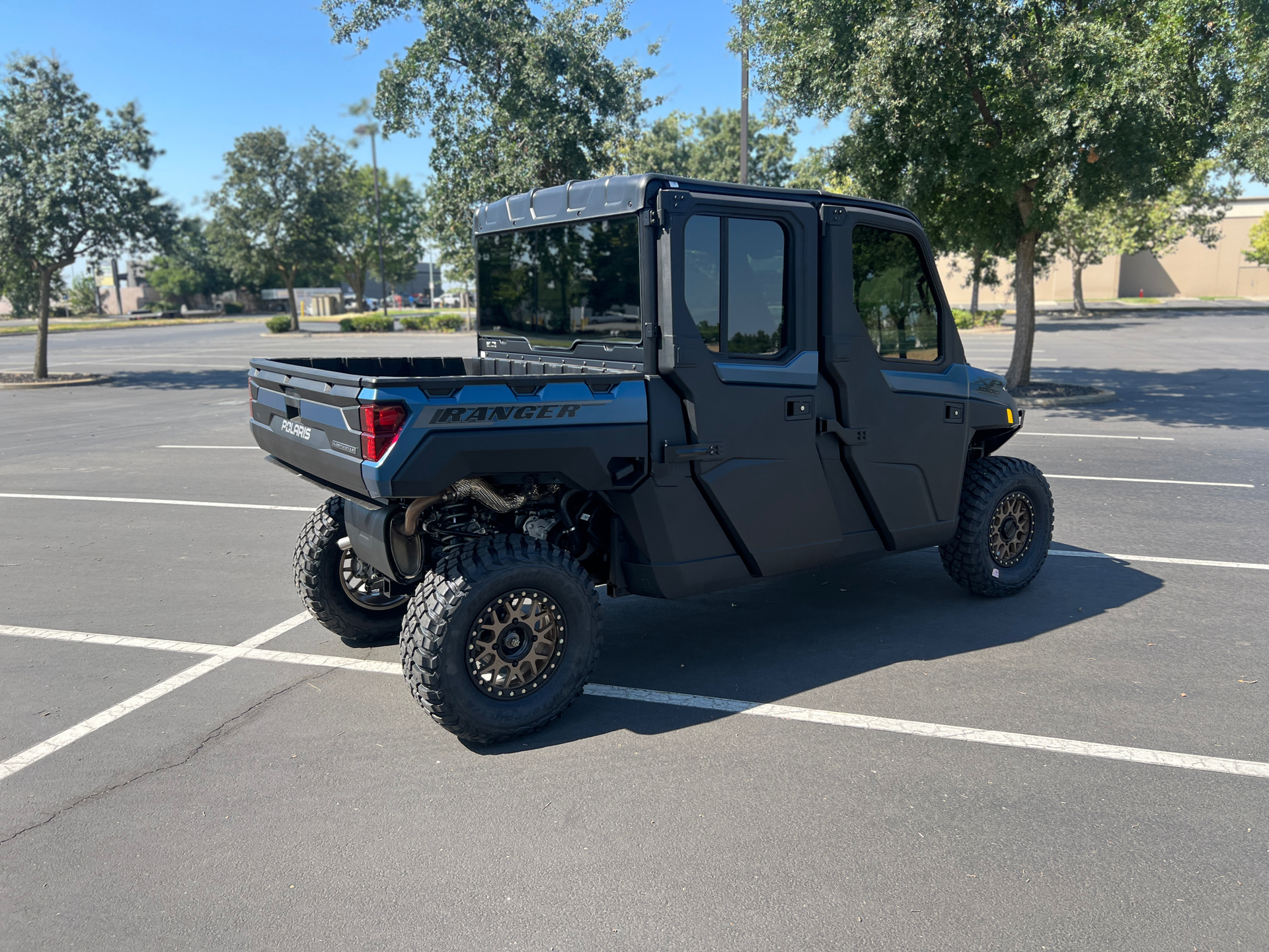 2025 Polaris Ranger Crew XP 1000 NorthStar Edition Premium with Fixed Windshield in Elk Grove, California - Photo 4