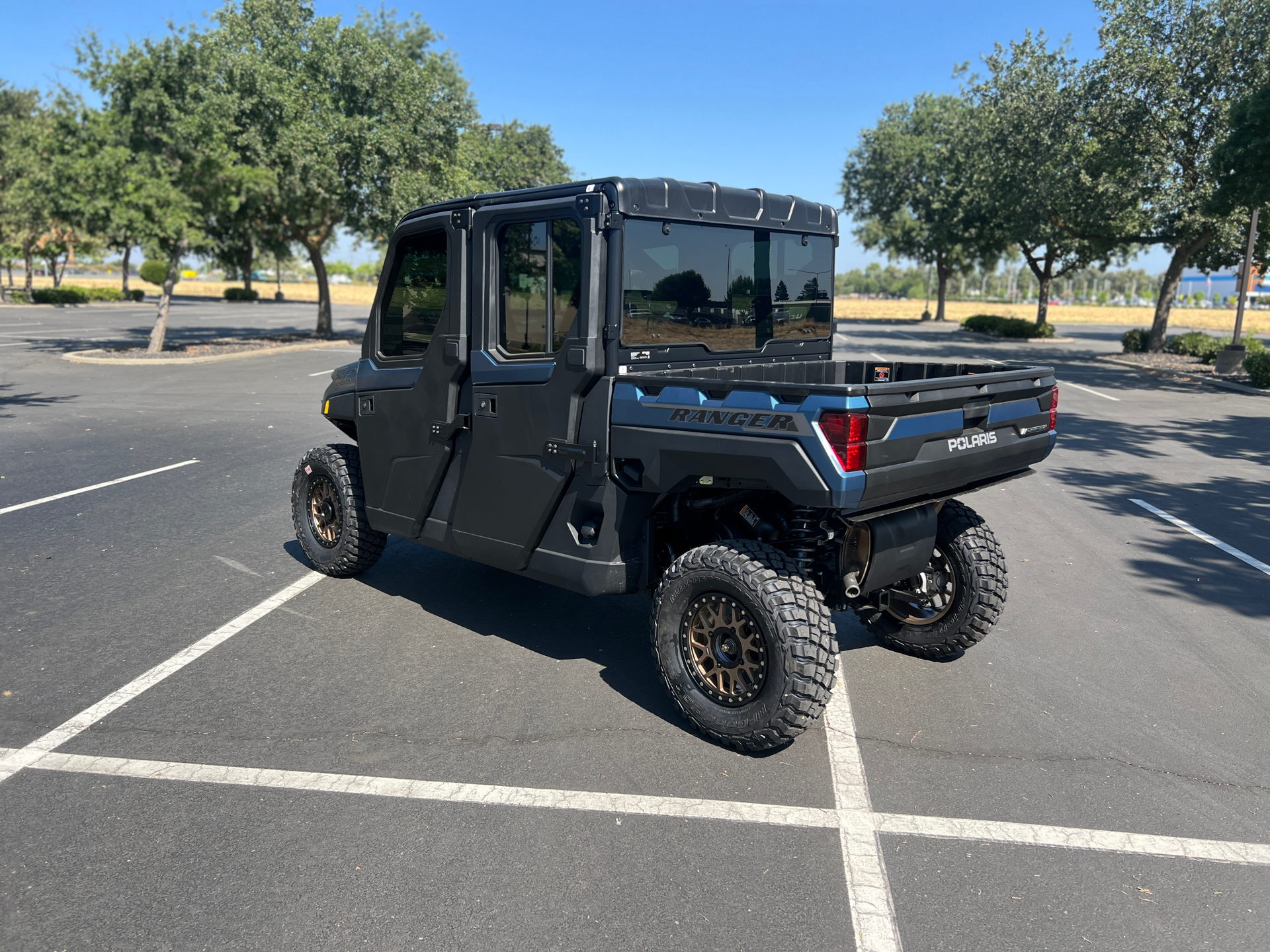 2025 Polaris Ranger Crew XP 1000 NorthStar Edition Premium with Fixed Windshield in Elk Grove, California - Photo 6