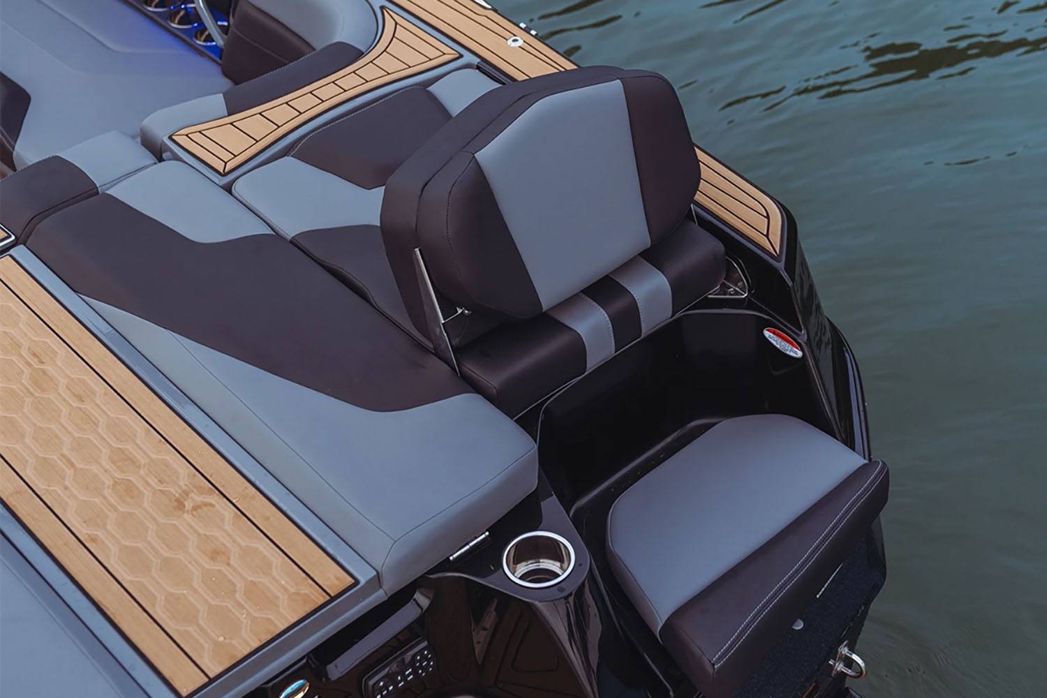 2025 Mastercraft XT22 in Elk Grove, California - Photo 18