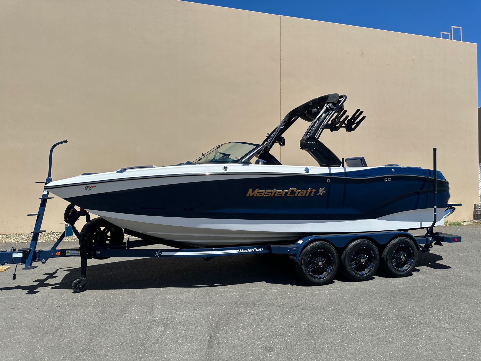 2024 Mastercraft X24 in Elk Grove, California - Photo 2