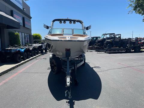 2024 Mastercraft XT22 in Elk Grove, California - Photo 11