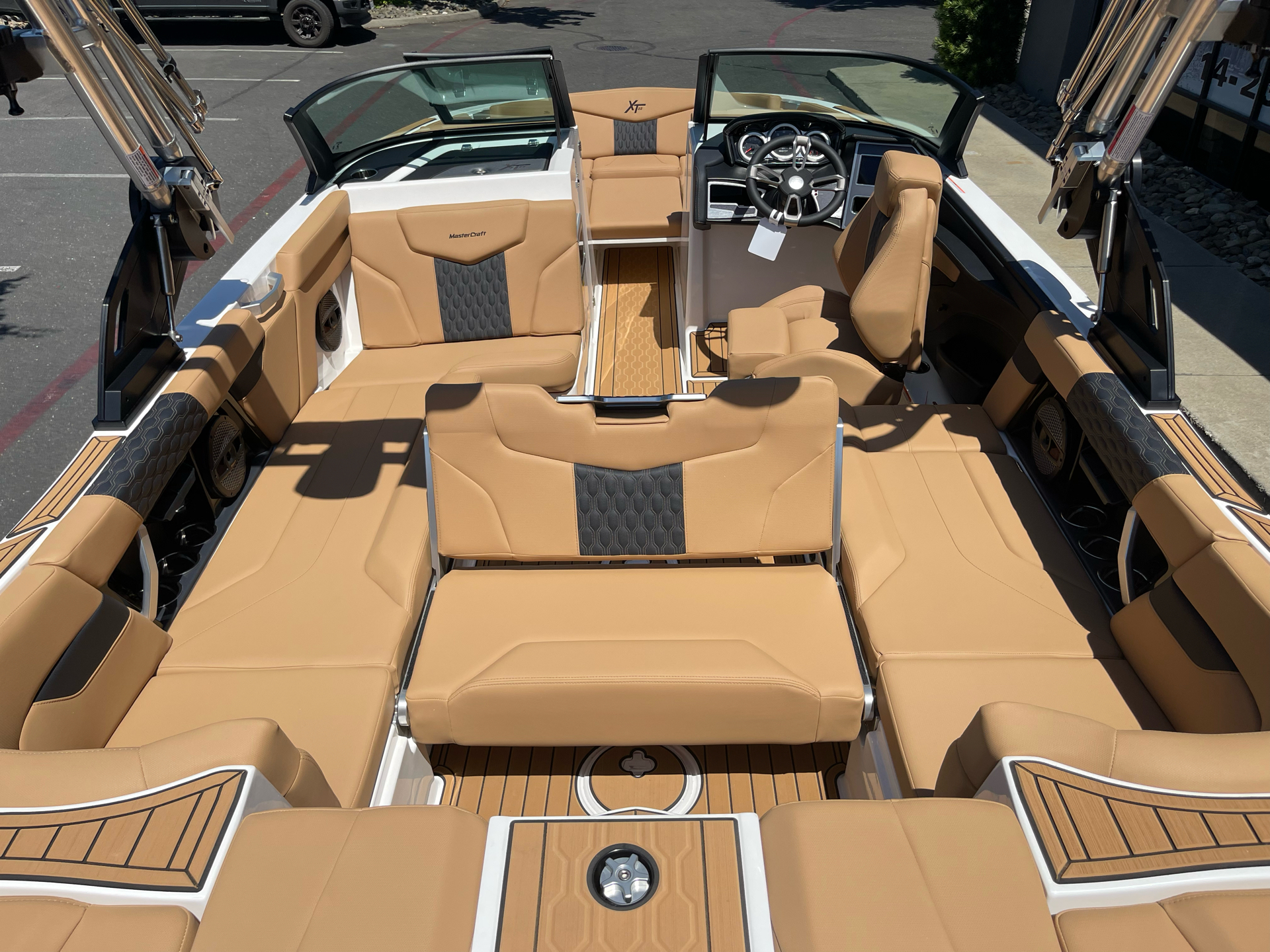 2024 Mastercraft XT22 in Elk Grove, California - Photo 13