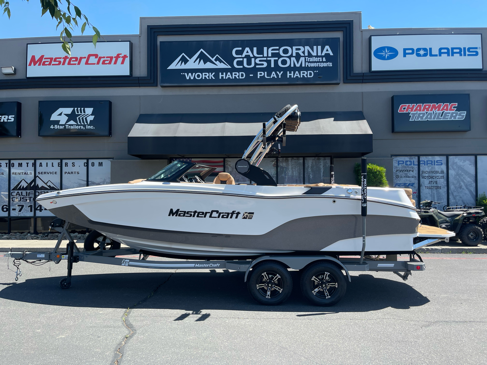 2024 Mastercraft XT22 in Elk Grove, California - Photo 2