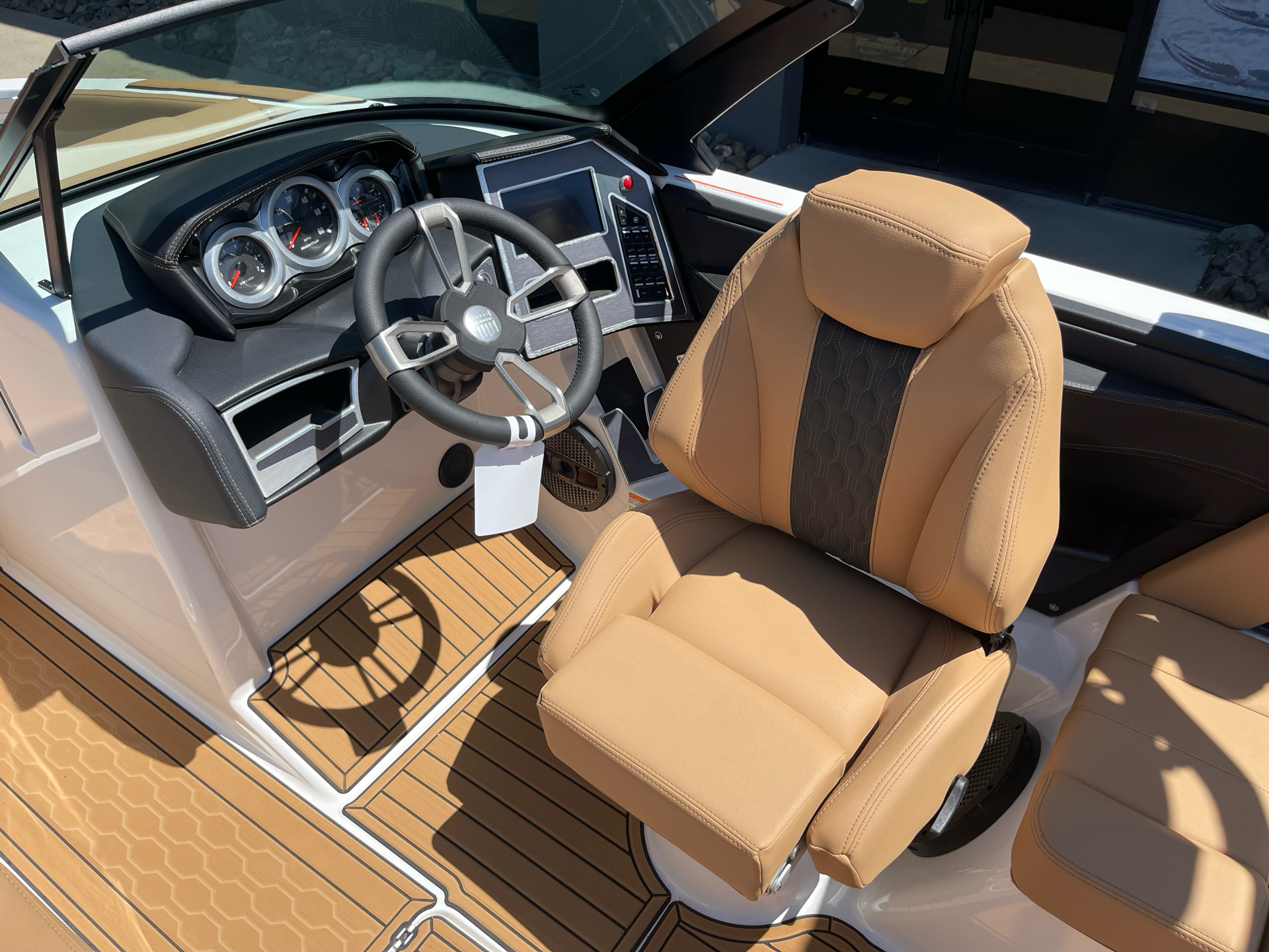 2024 Mastercraft XT22 in Elk Grove, California - Photo 17