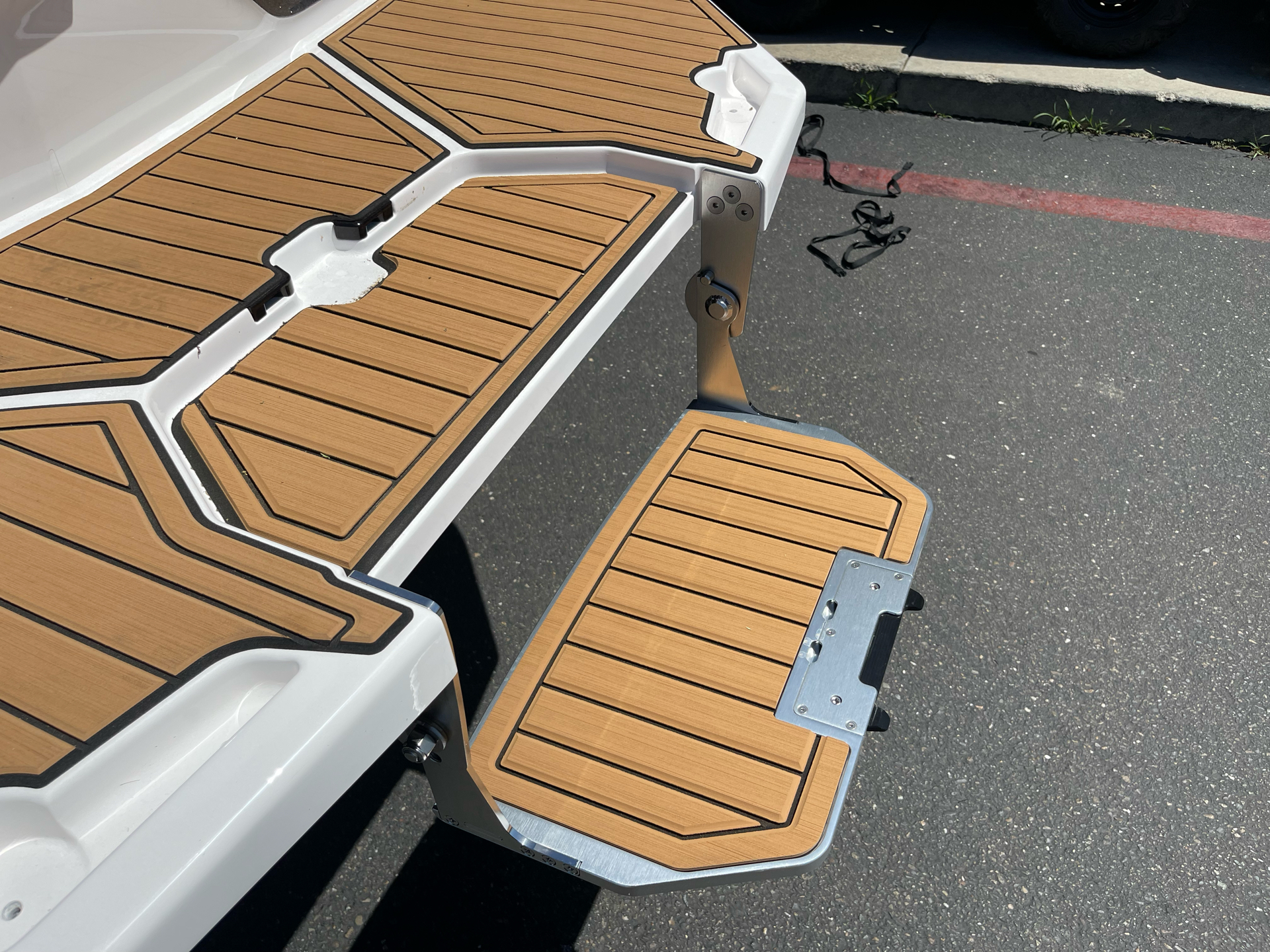 2024 Mastercraft XT22 in Elk Grove, California - Photo 6