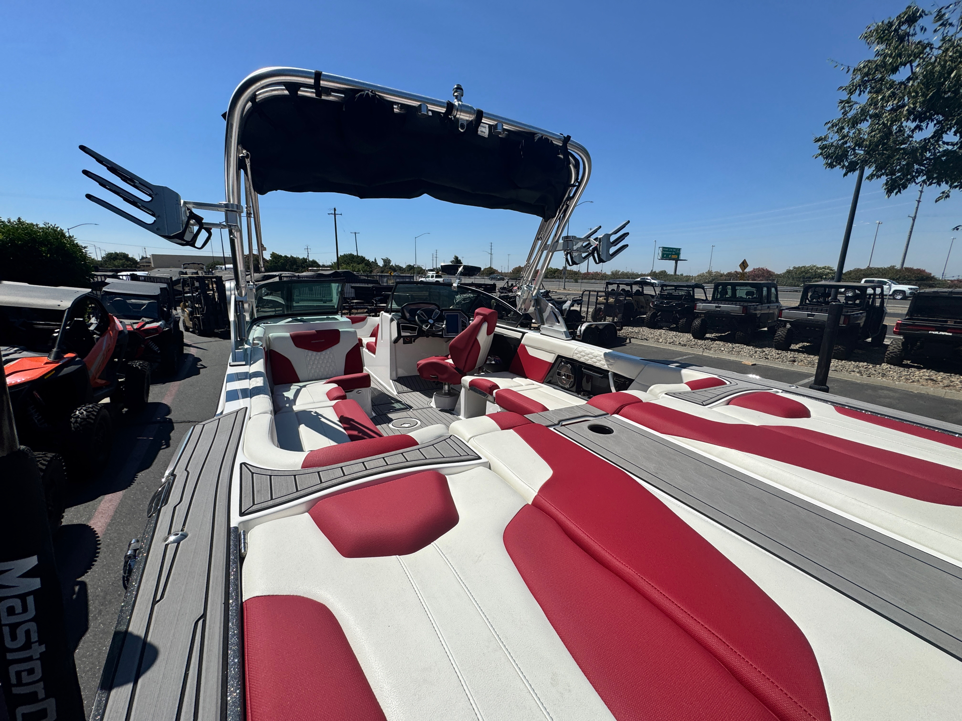 2022 Mastercraft XT24 in Elk Grove, California - Photo 10