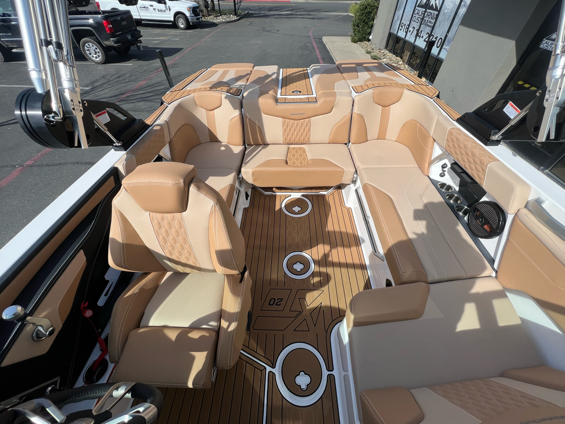 2024 Mastercraft XT20 in Elk Grove, California - Photo 10