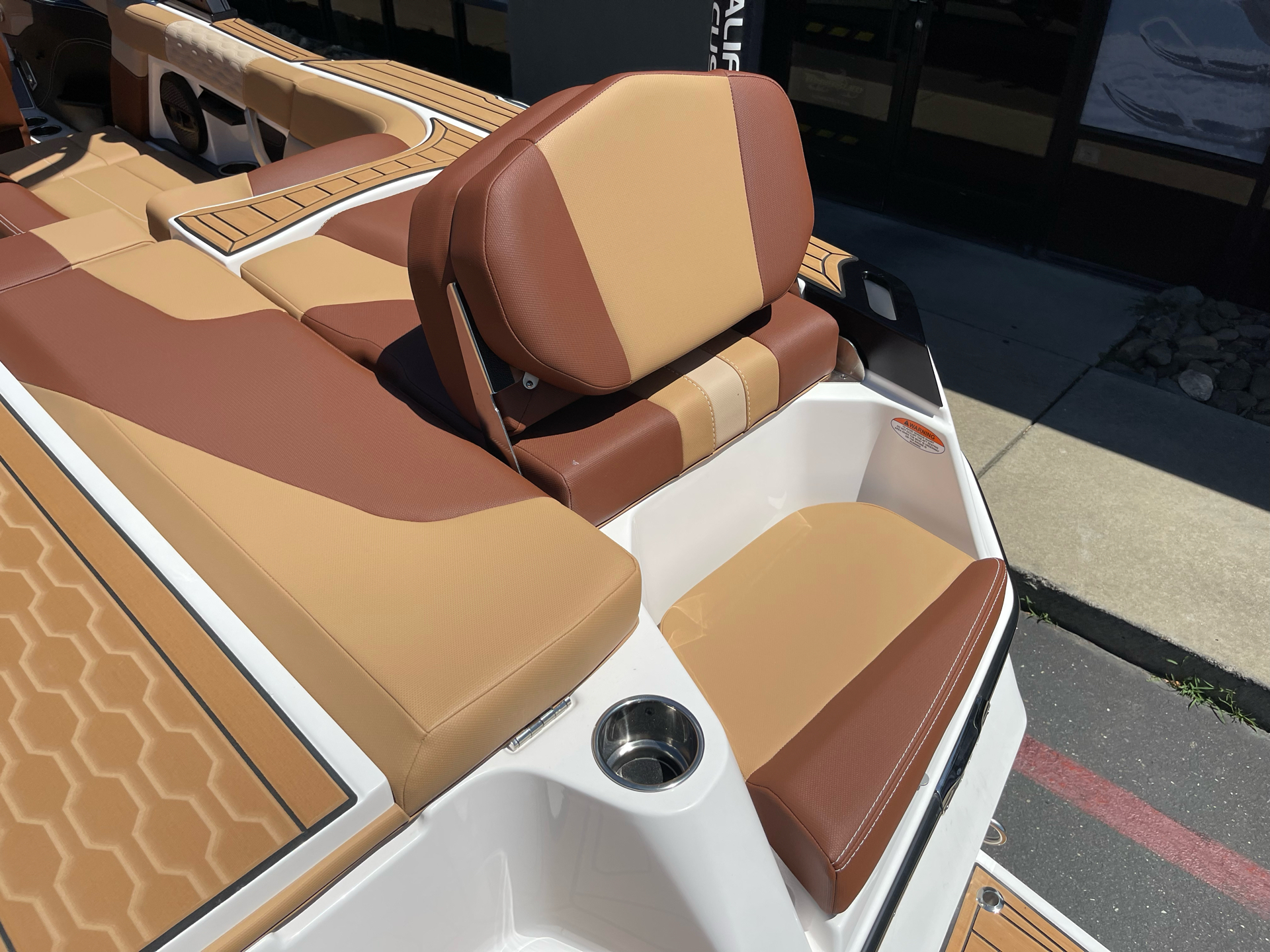 2024 Mastercraft XT23 in Elk Grove, California - Photo 11