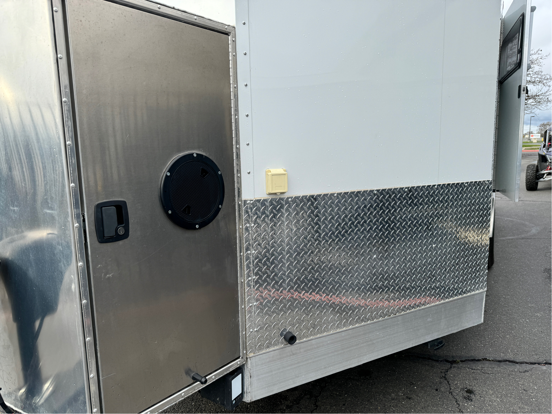 2024 Rover Trailers MLX 8.5X24 Off-Road Trailer in Elk Grove, California - Photo 16