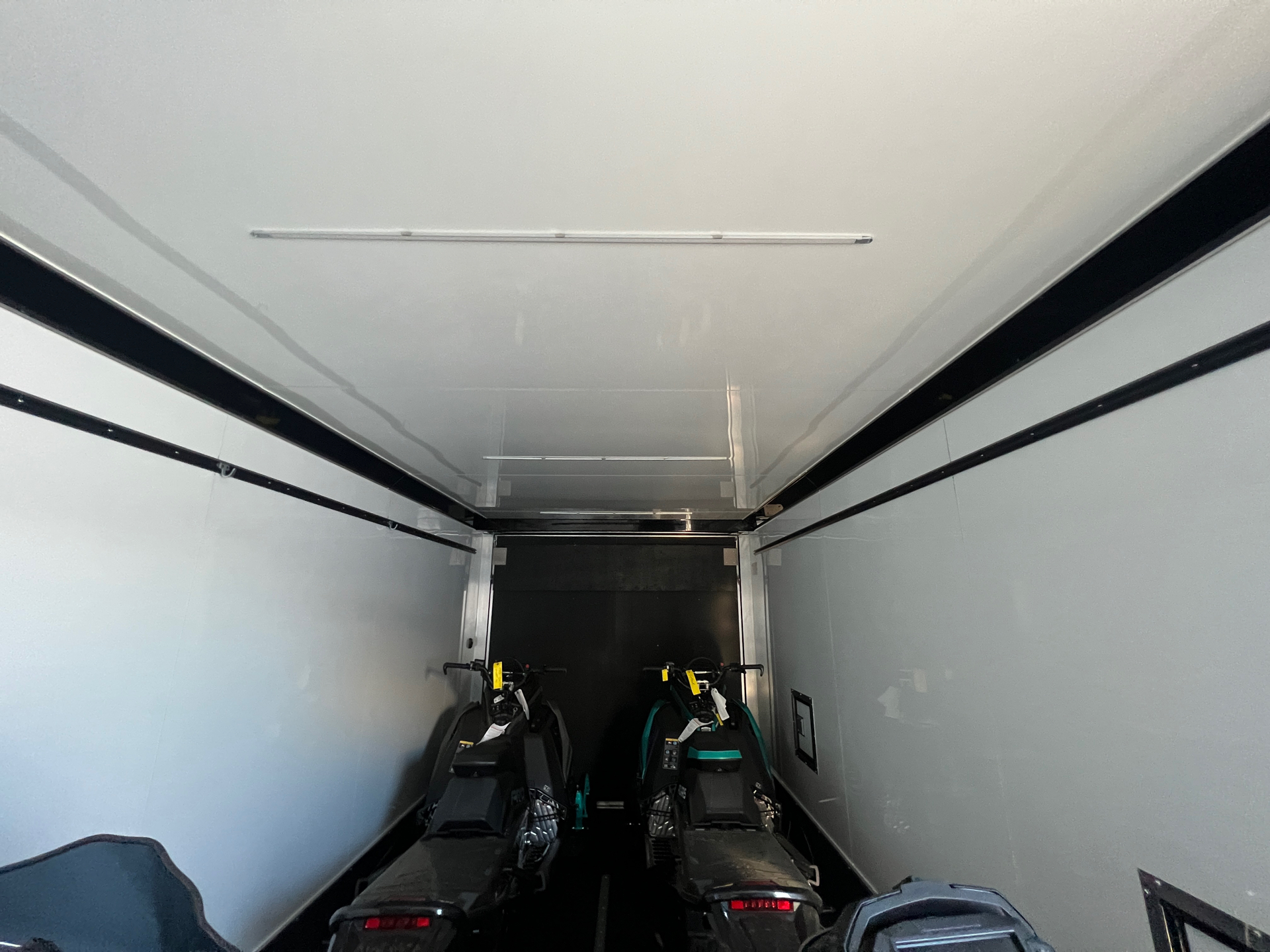 2024 ATC 8.5X28 ROM 450 10k Snow Trailer in Elk Grove, California - Photo 13