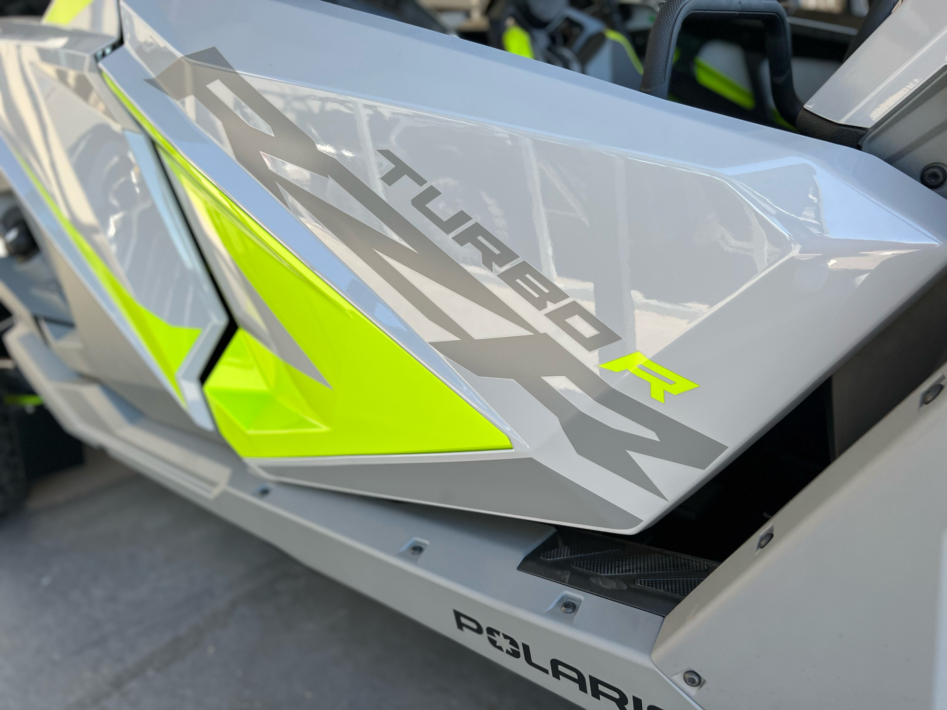 2022 Polaris RZR Turbo R 4 Ultimate in Elk Grove, California - Photo 5
