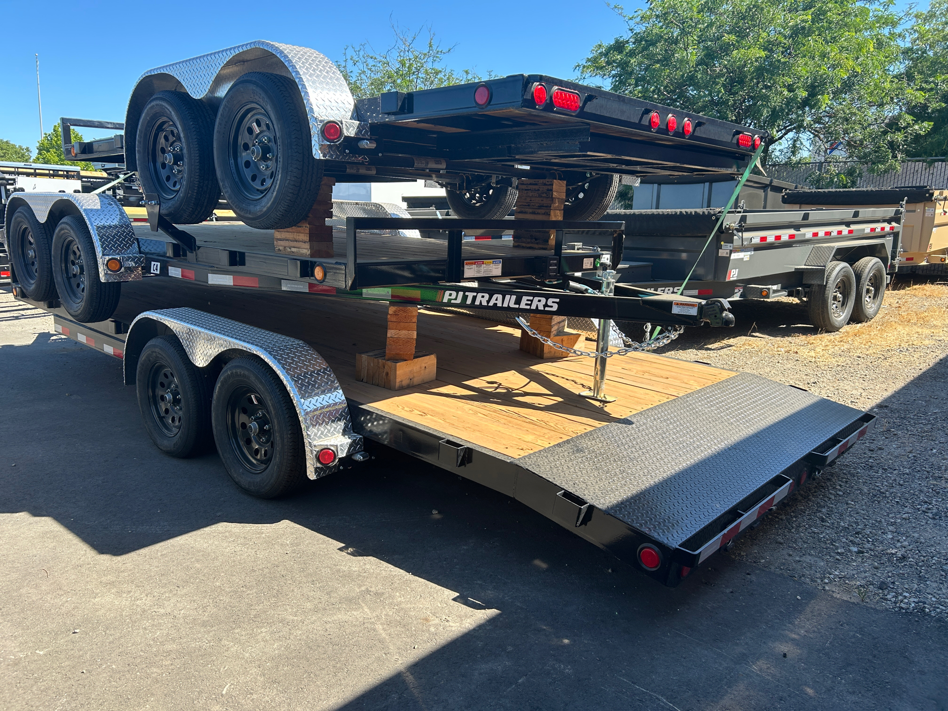 2024 PJ Trailers 7x20 5" Channel 7K Carhauler (C5) in Elk Grove, California - Photo 2