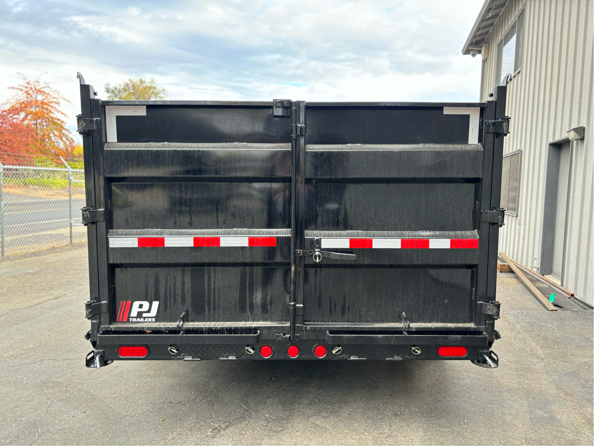 2024 PJ Trailers 83 in. Low-Pro High Side Dump (DM) 16 ft. in Acampo, California - Photo 26