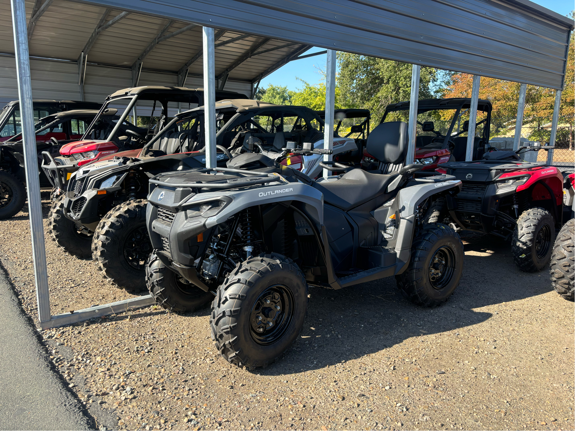 2024 Can-Am Outlander MAX DPS 700 in Acampo, California - Photo 2