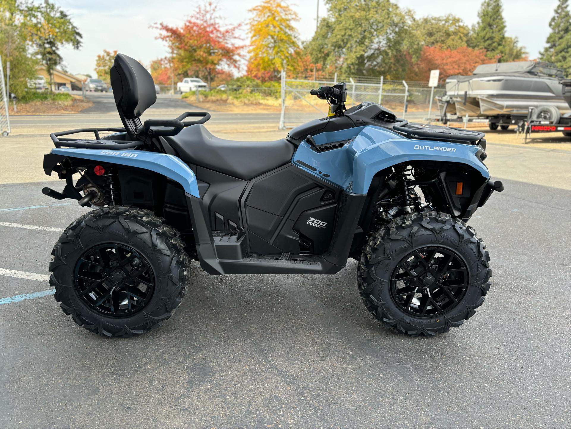 2025 Can-Am Outlander MAX XT 700 in Acampo, California - Photo 6