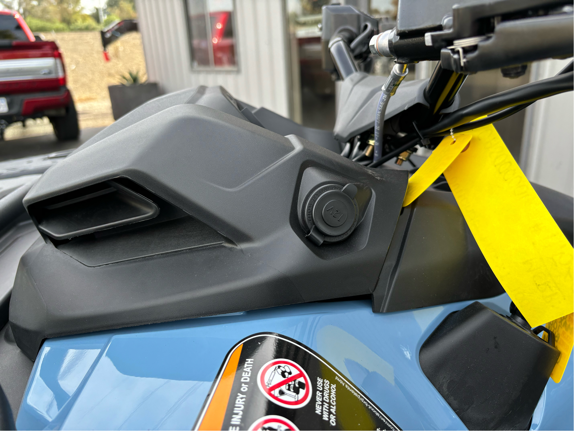 2025 Can-Am Outlander MAX XT 700 in Acampo, California - Photo 13