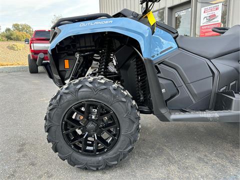 2025 Can-Am Outlander MAX XT 700 in Acampo, California - Photo 15