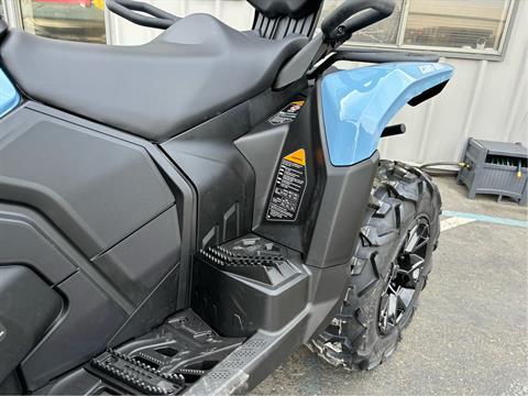 2025 Can-Am Outlander MAX XT 700 in Acampo, California - Photo 16