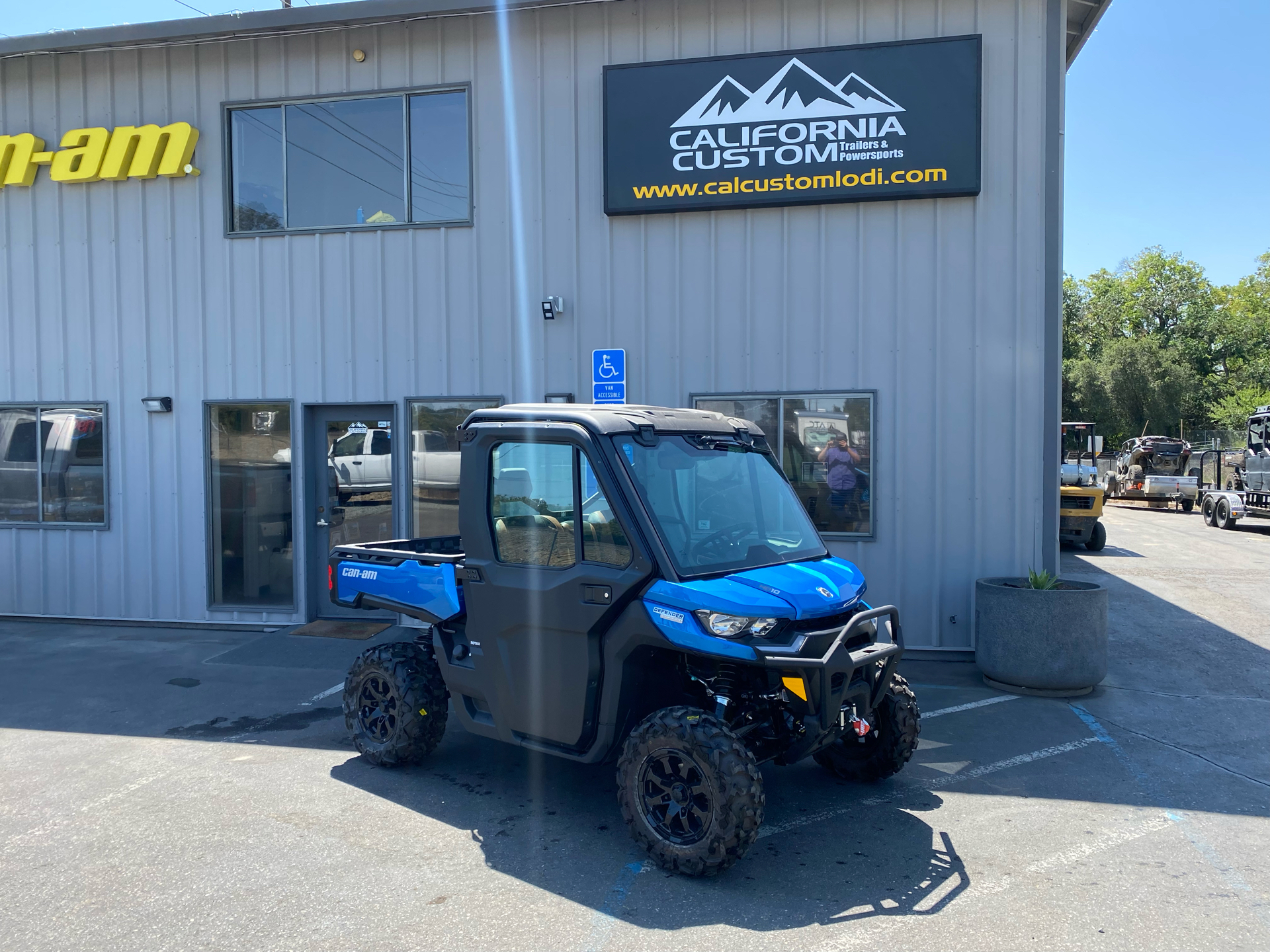 2022 Can-Am Defender Limited CAB HD10 in Acampo, California - Photo 1