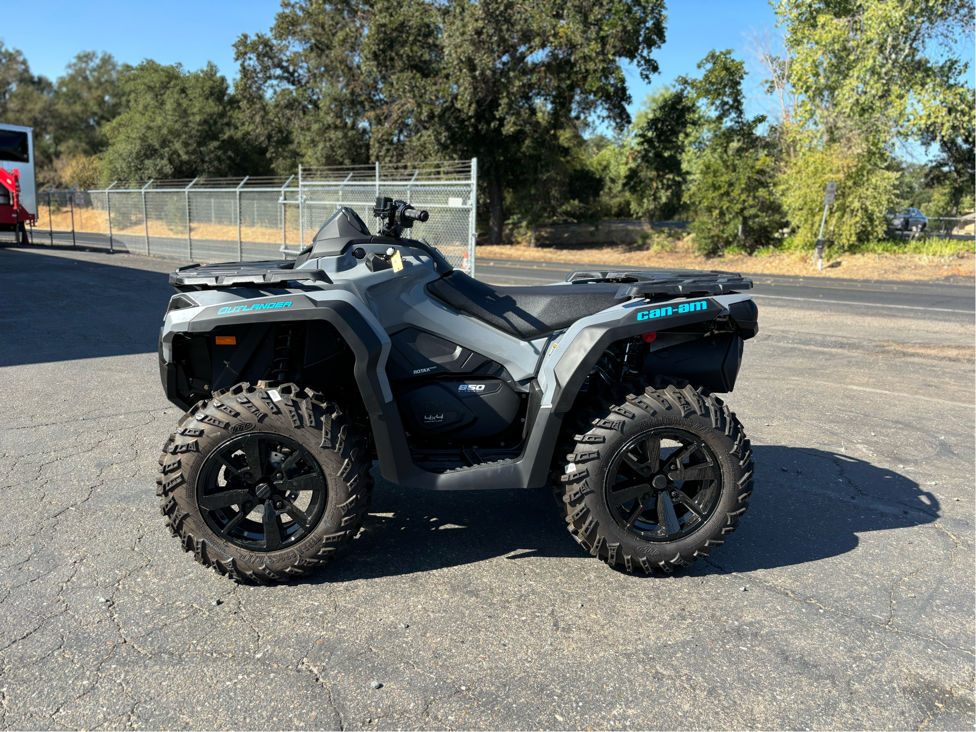 2024 Can-Am Outlander DPS 850 in Acampo, California - Photo 2