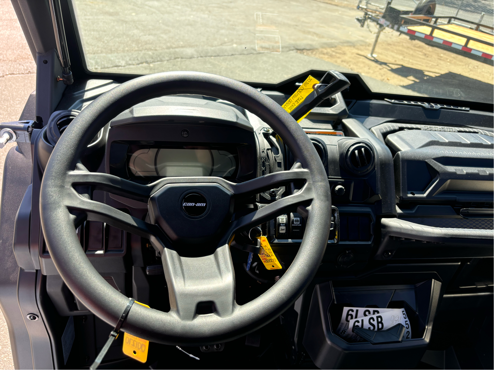 2025 Can-Am Defender MAX Lone Star CAB in Acampo, California - Photo 23