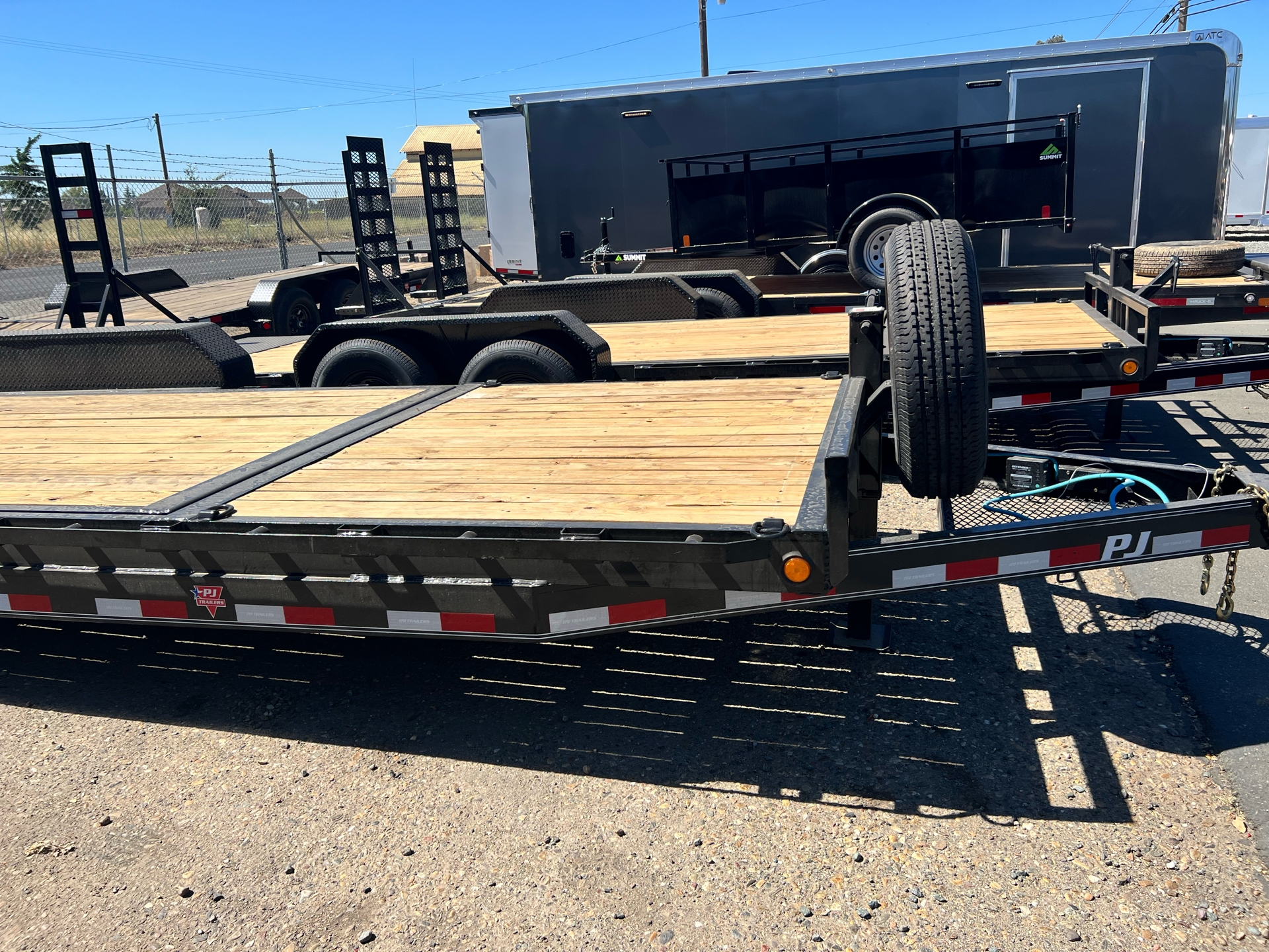 2022 PJ Trailers 6 in. Channel Equipment Tilt (T6) 22 ft. in Acampo, California - Photo 2