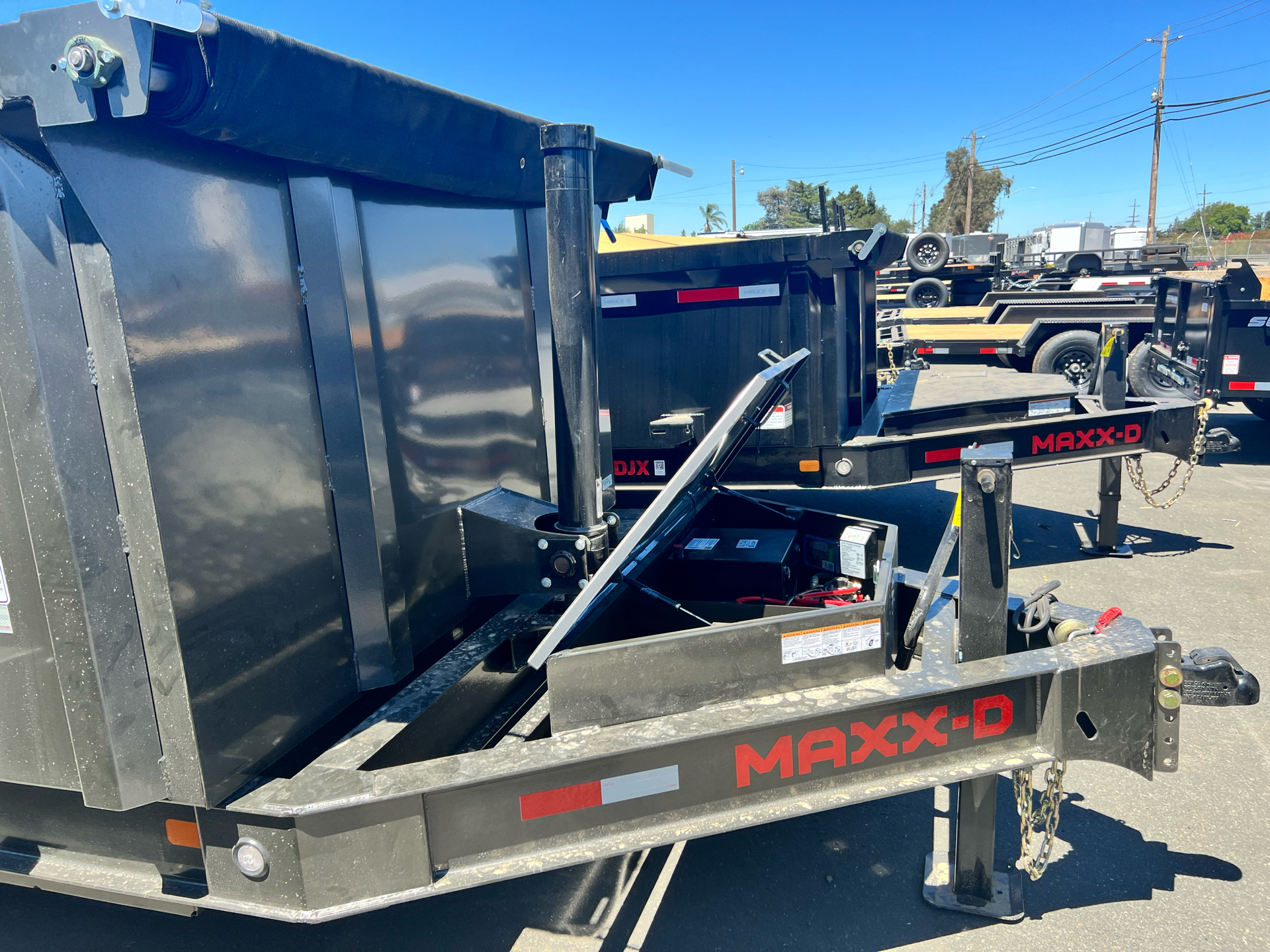 2023 MAXX-D Trailers 14' x 83" 14K Telescoping Dump in Acampo, California - Photo 3