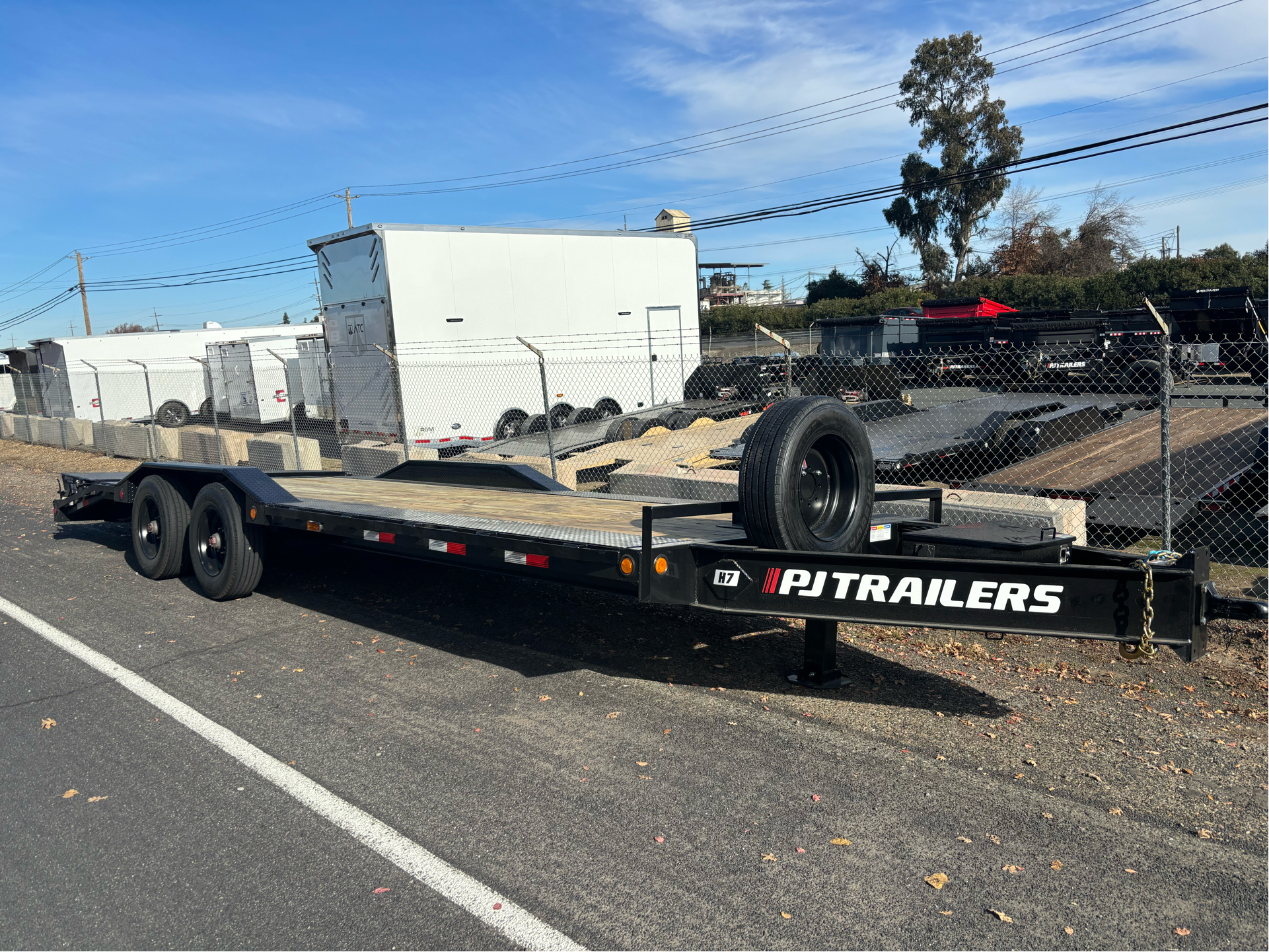 2024 PJ Trailers 8.5x24 10" Pro-Beam Super-Wide Equipment Trailer in Acampo, California - Photo 18