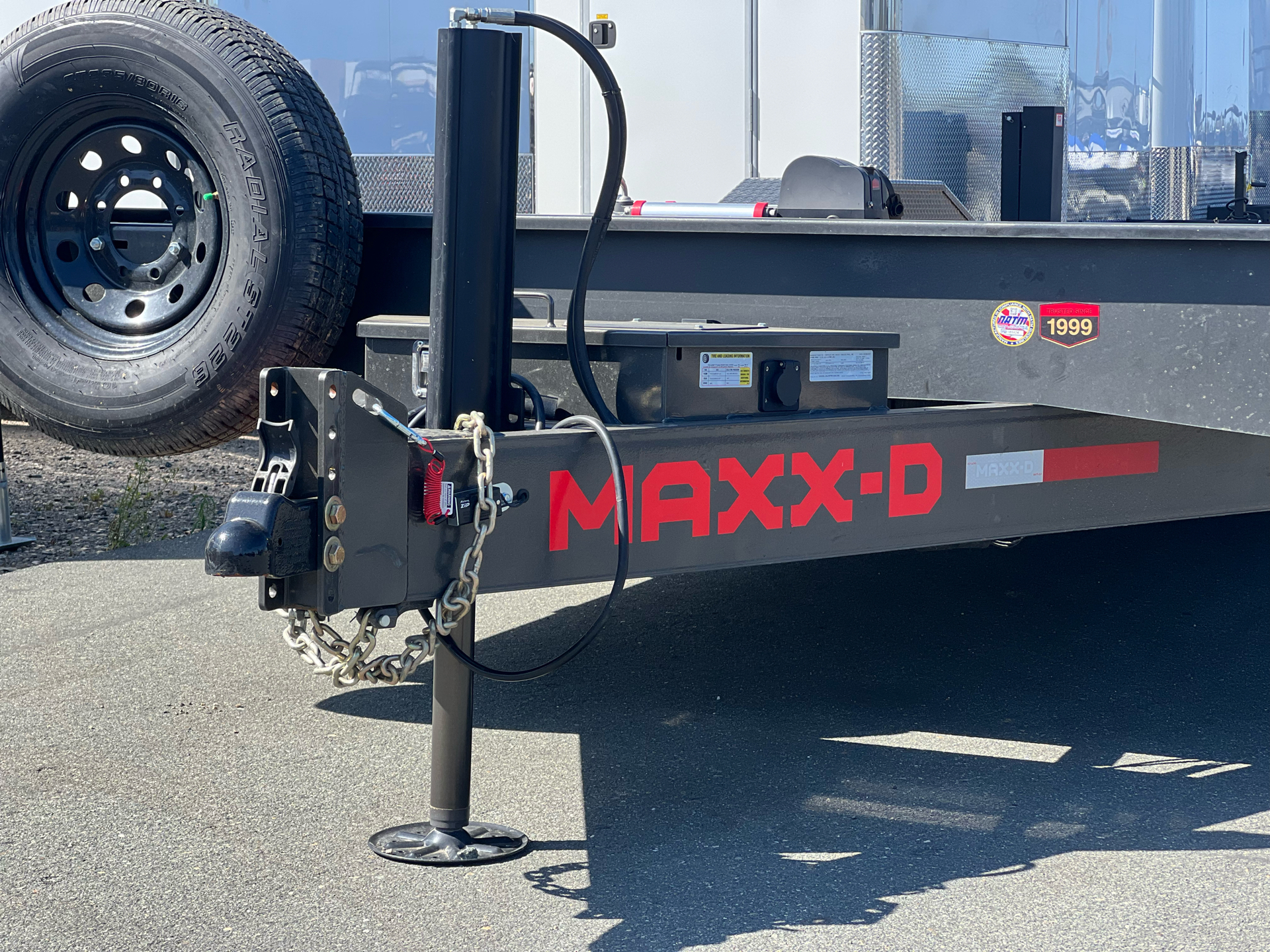 2023 MAXX-D Trailers 24' x 102" 14K Channel Power Tilt in Acampo, California - Photo 3