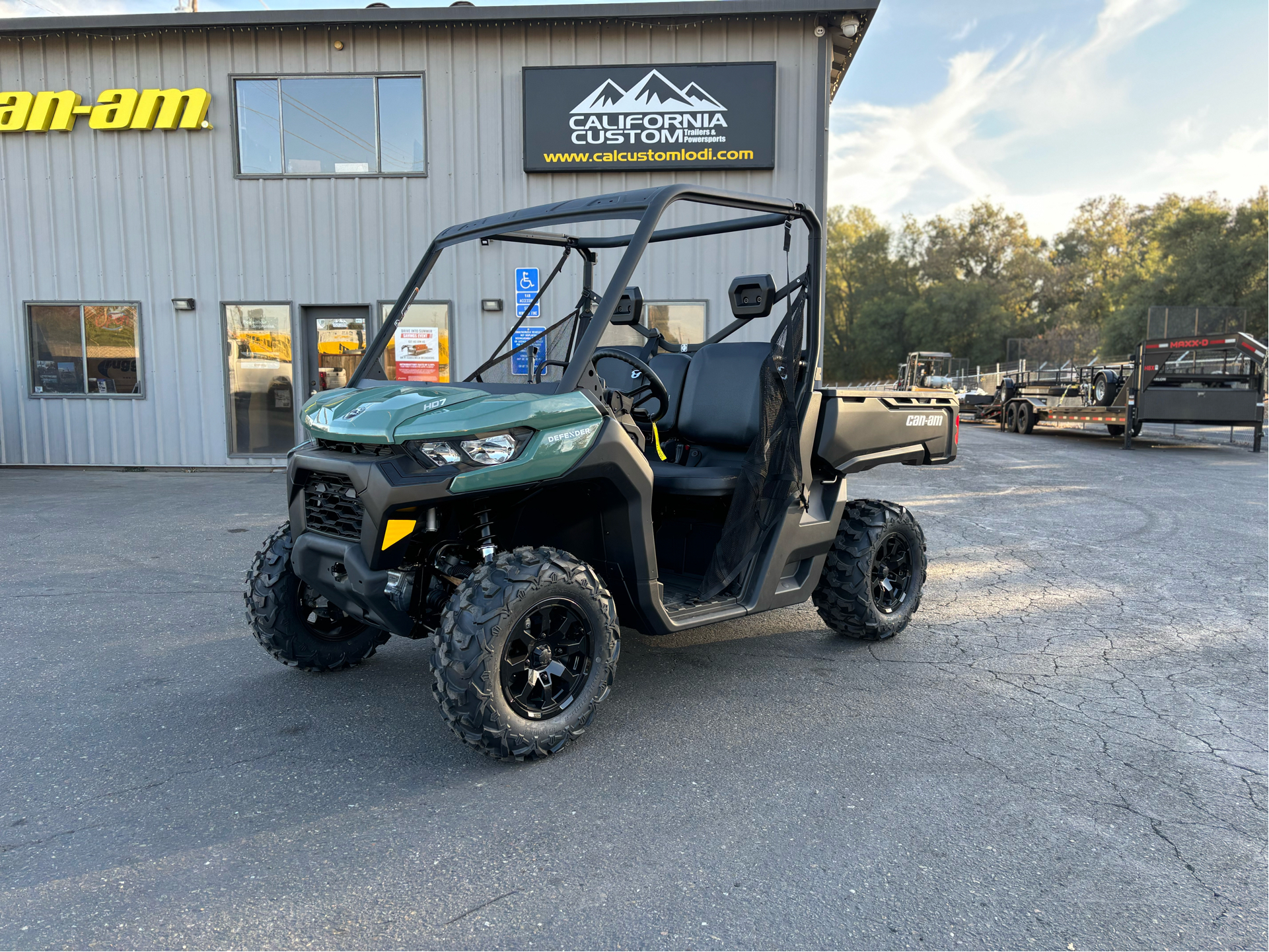 2025 Can-Am Defender DPS HD7 in Acampo, California - Photo 2