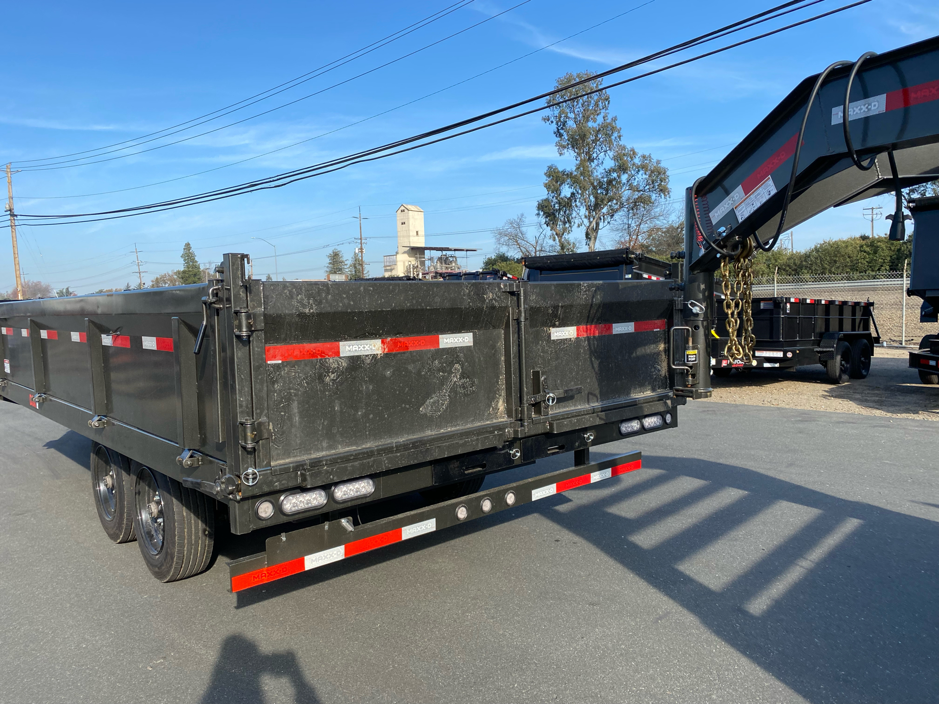 2022 MAXX-D Trailers 16' x 96" Deckover Dump in Acampo, California - Photo 4