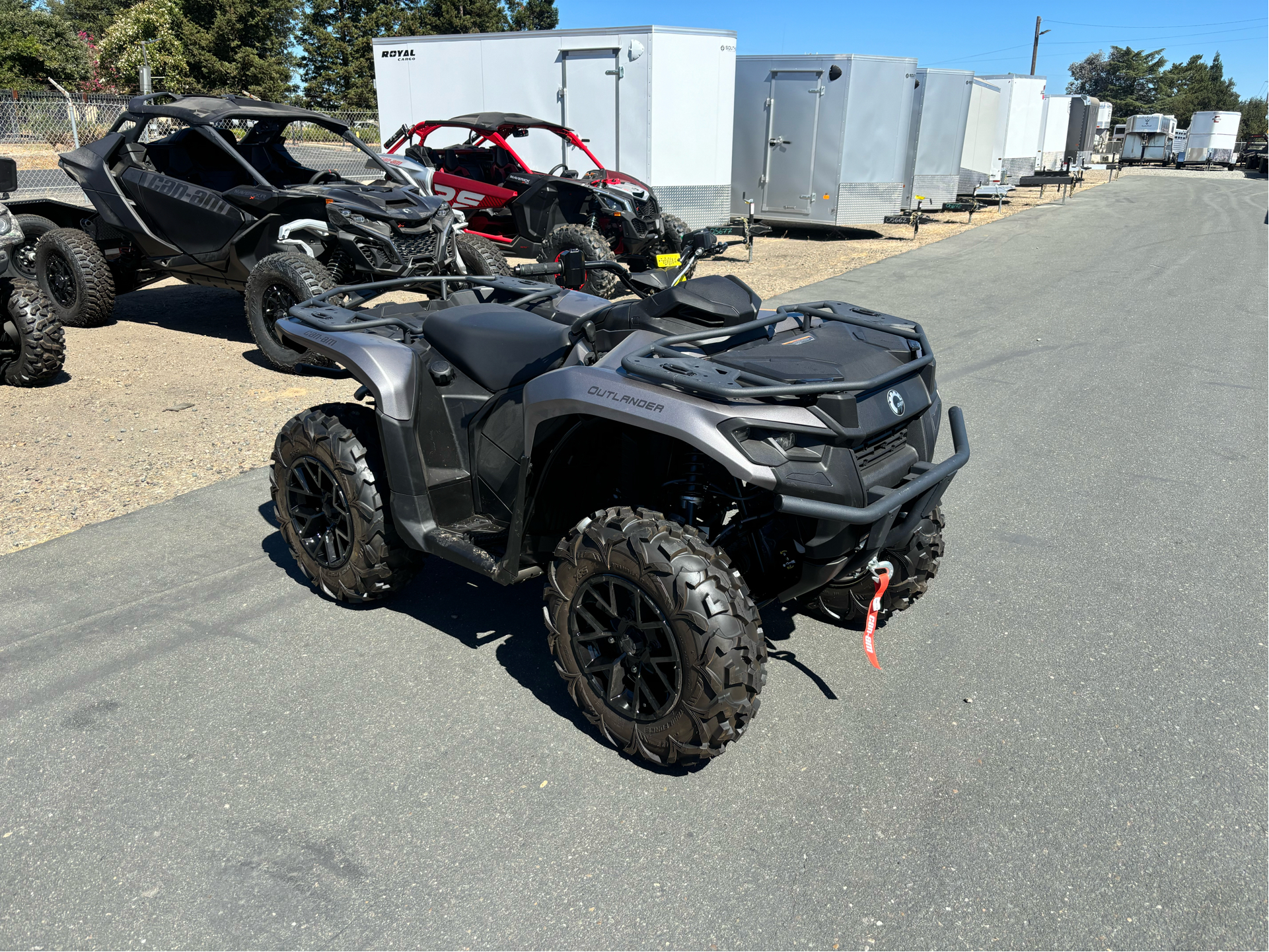 2024 Can-Am Outlander XT 700 in Acampo, California - Photo 2