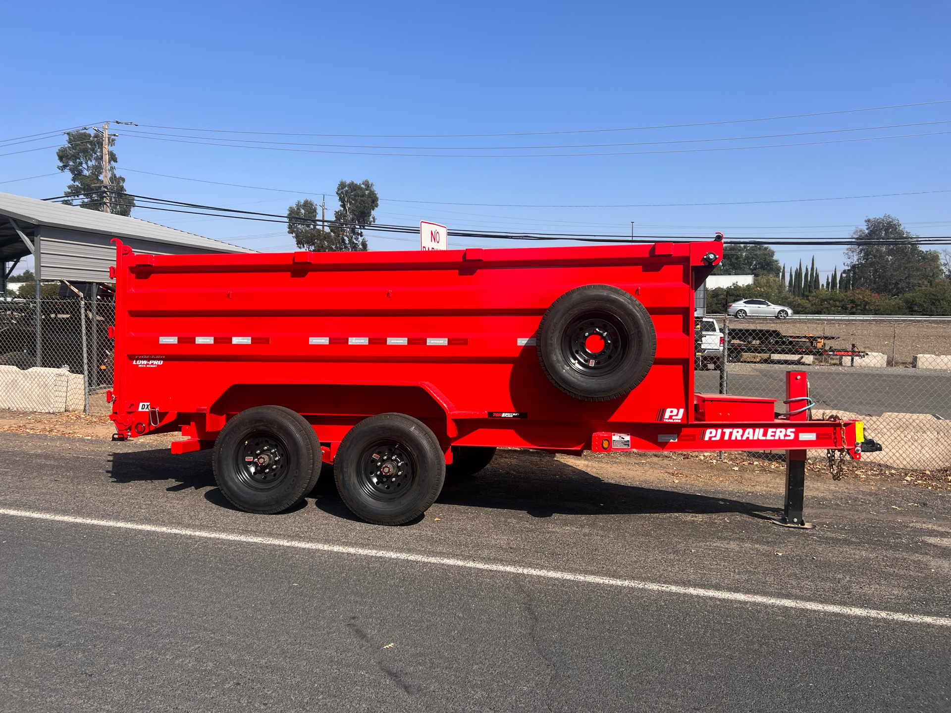 2024 PJ Trailers 83 in. Low Profile Dump Pro with 8k Axles (DX) 14ft in Acampo, California - Photo 9