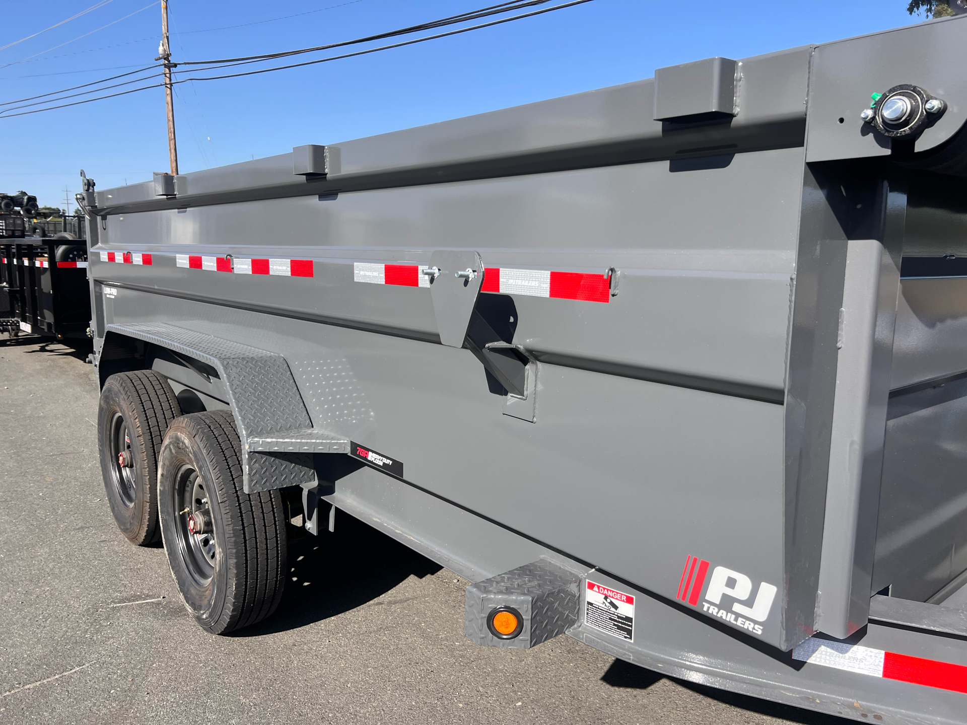 2024 PJ Trailers 83 in. Low Profile Dump Pro with 8k Axles (DX) 14ft in Acampo, California - Photo 10