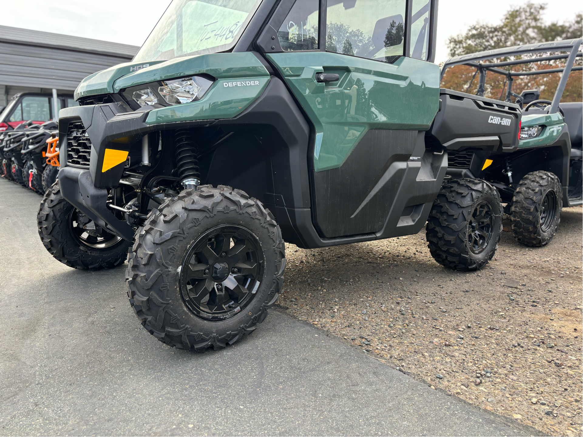 2025 Can-Am Defender DPS CAB in Acampo, California - Photo 2