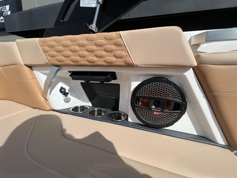 2024 Mastercraft XT20 in Rocklin, California - Photo 10