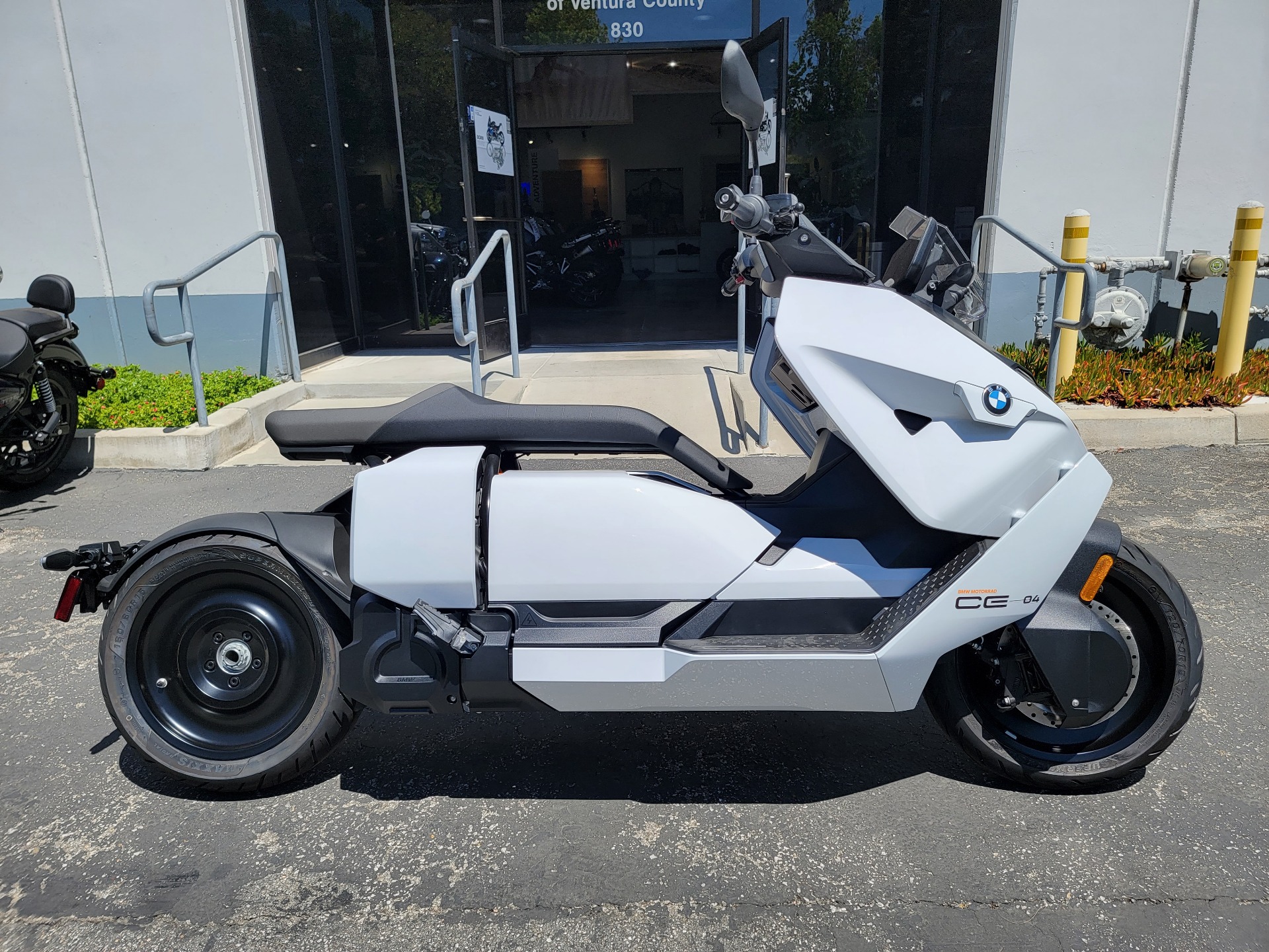 2023 BMW CE 04 in Newbury Park, California - Photo 1
