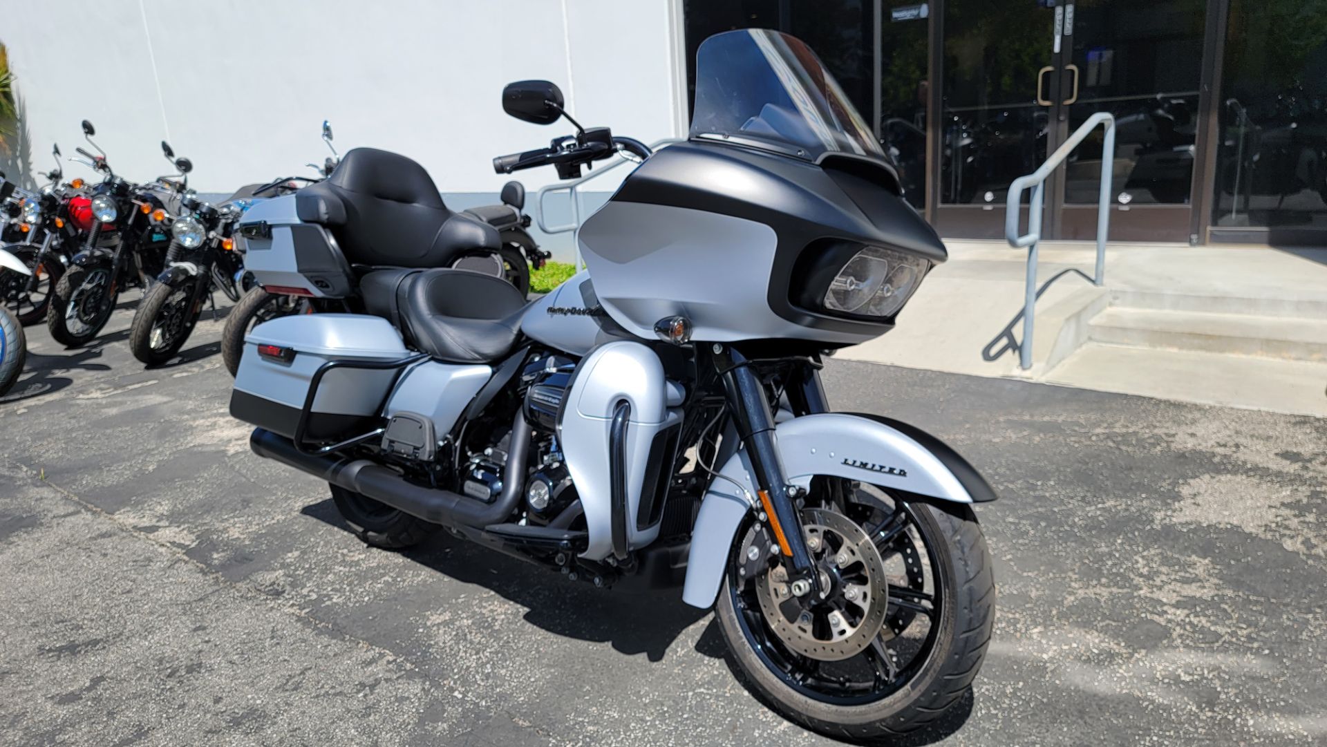 2020 Harley-Davidson Road Glide® Limited in Newbury Park, California - Photo 8