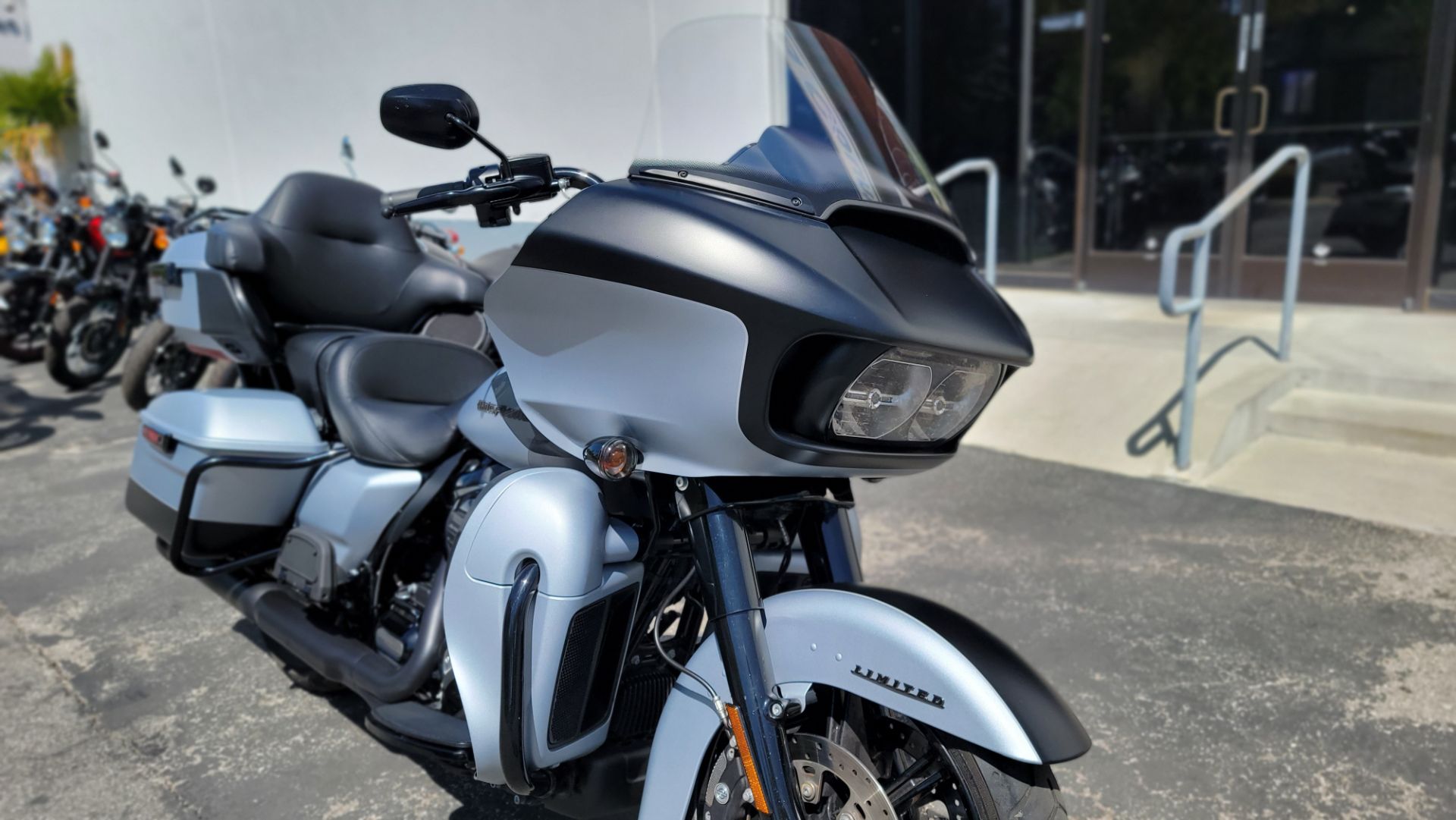 2020 Harley-Davidson Road Glide® Limited in Newbury Park, California - Photo 2