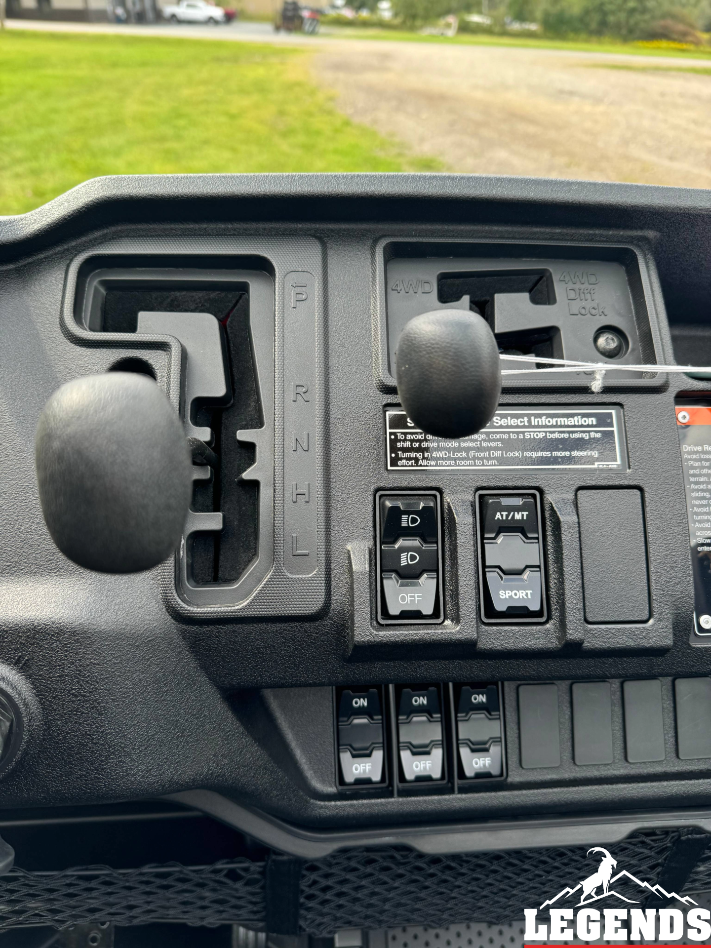 2024 Honda Pioneer 1000 Deluxe in Brockway, Pennsylvania - Photo 11