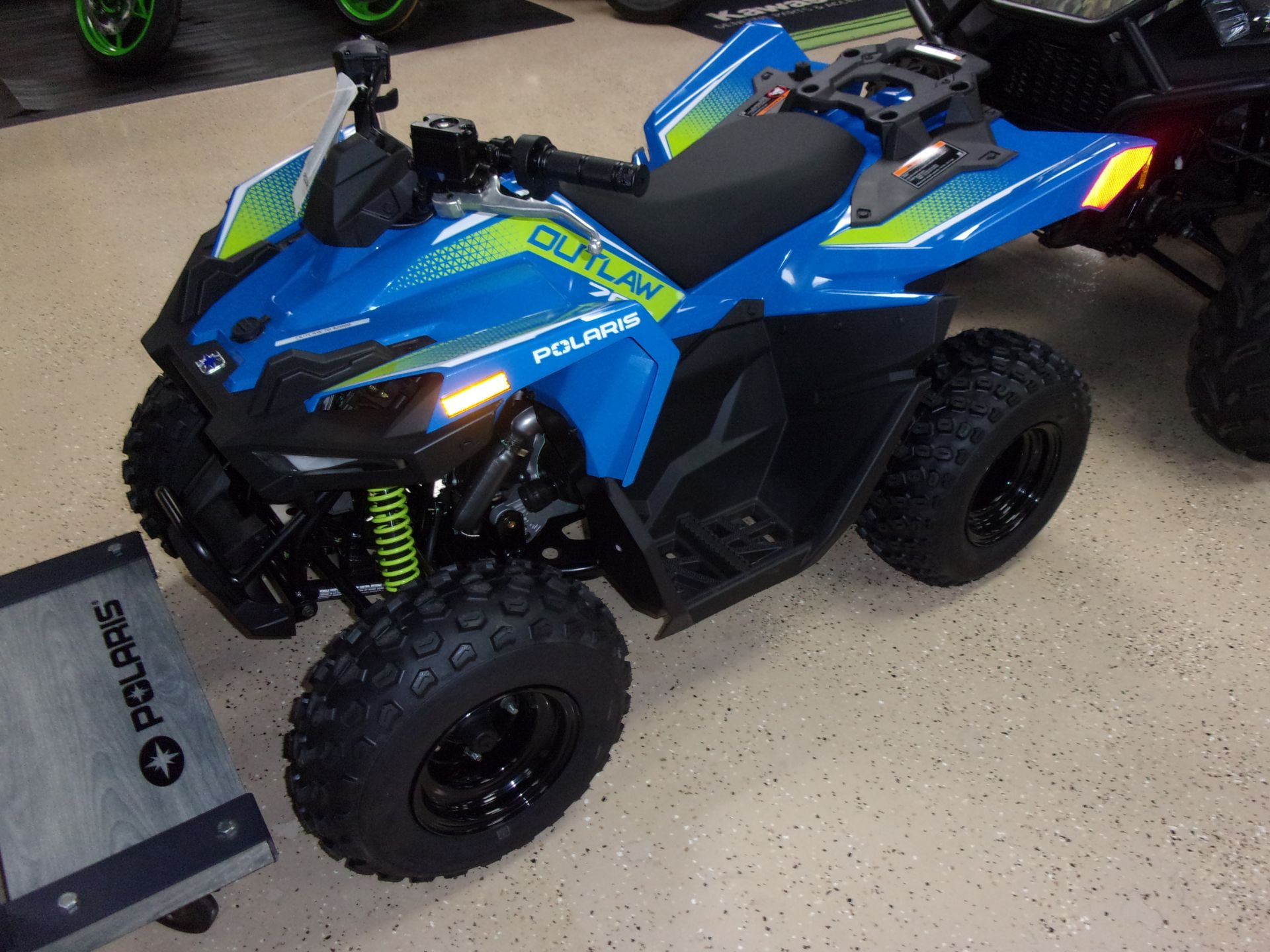 2025 Polaris Outlaw 70 EFI in Ennis, Texas - Photo 1